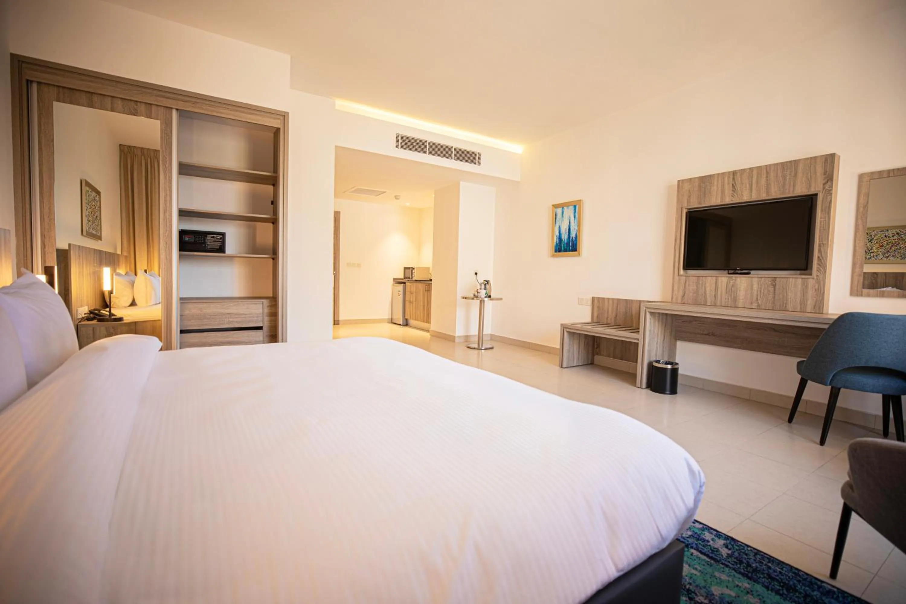 Bed in Golden Tulip Amman