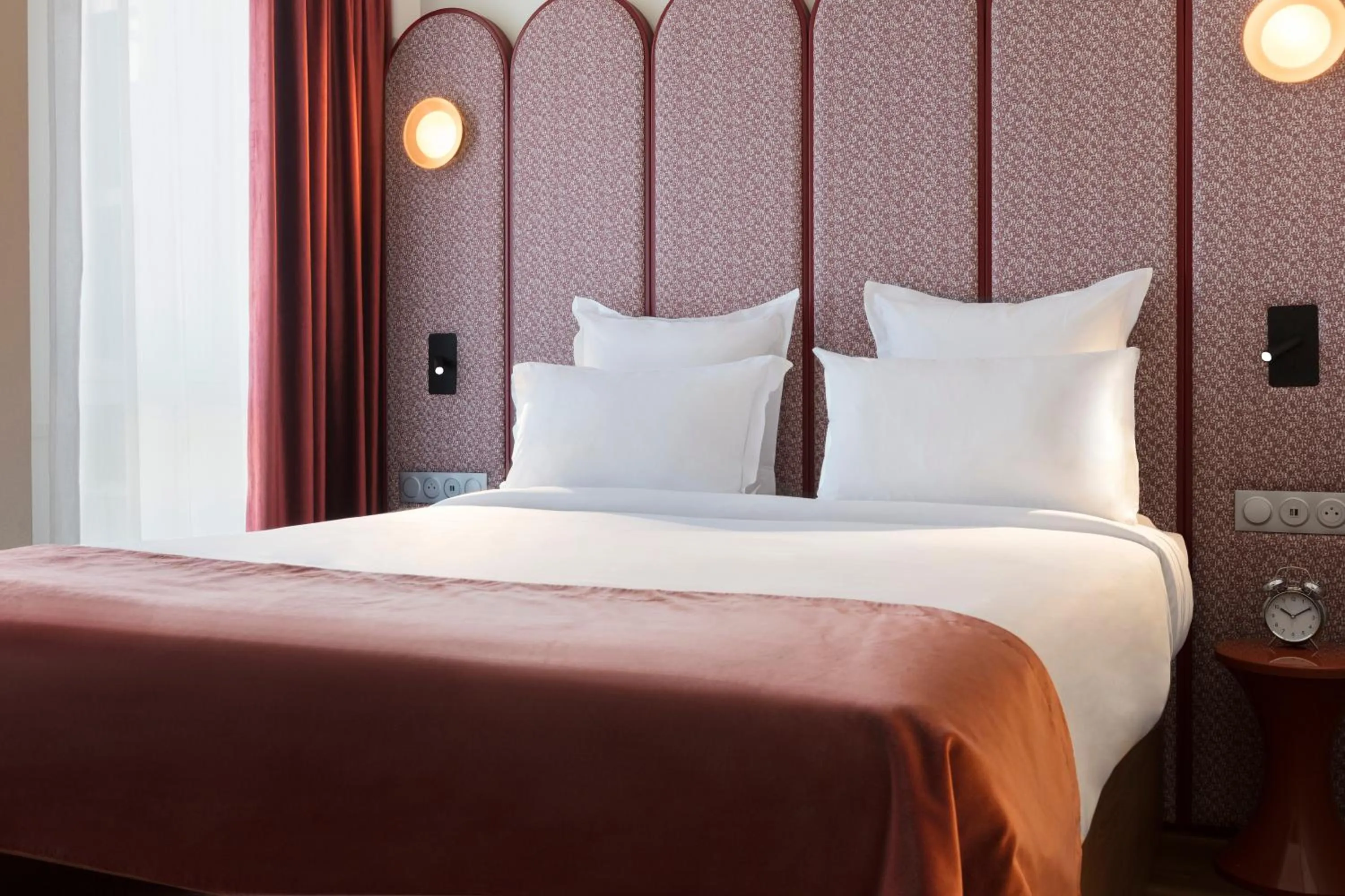 Bed in lyf Gambetta Paris