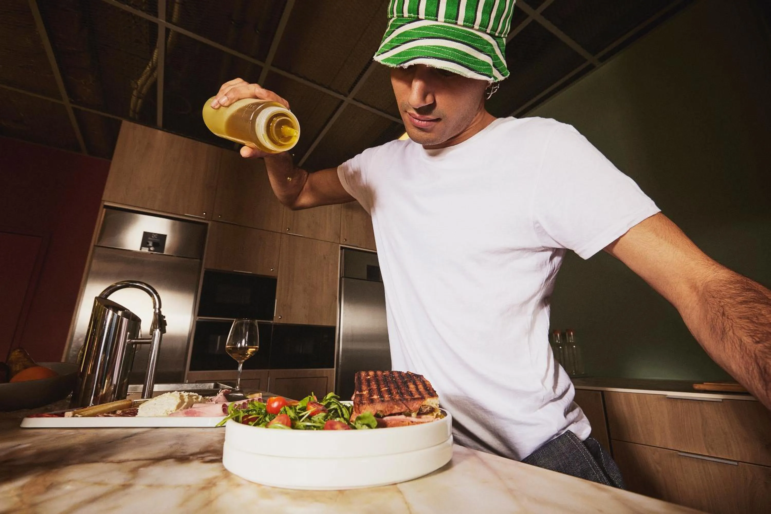 Communal kitchen in lyf Gambetta Paris