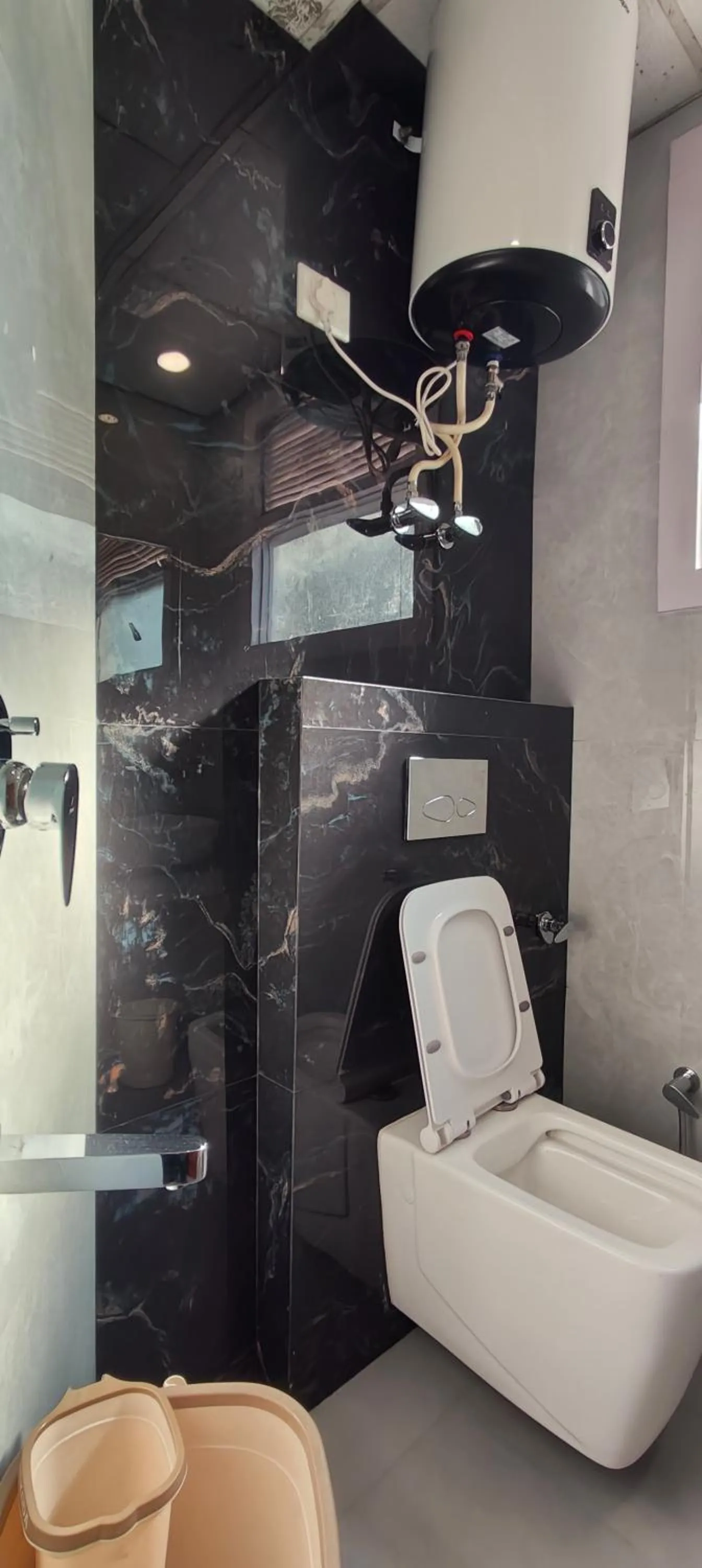 Shower in Hotel Raghunath