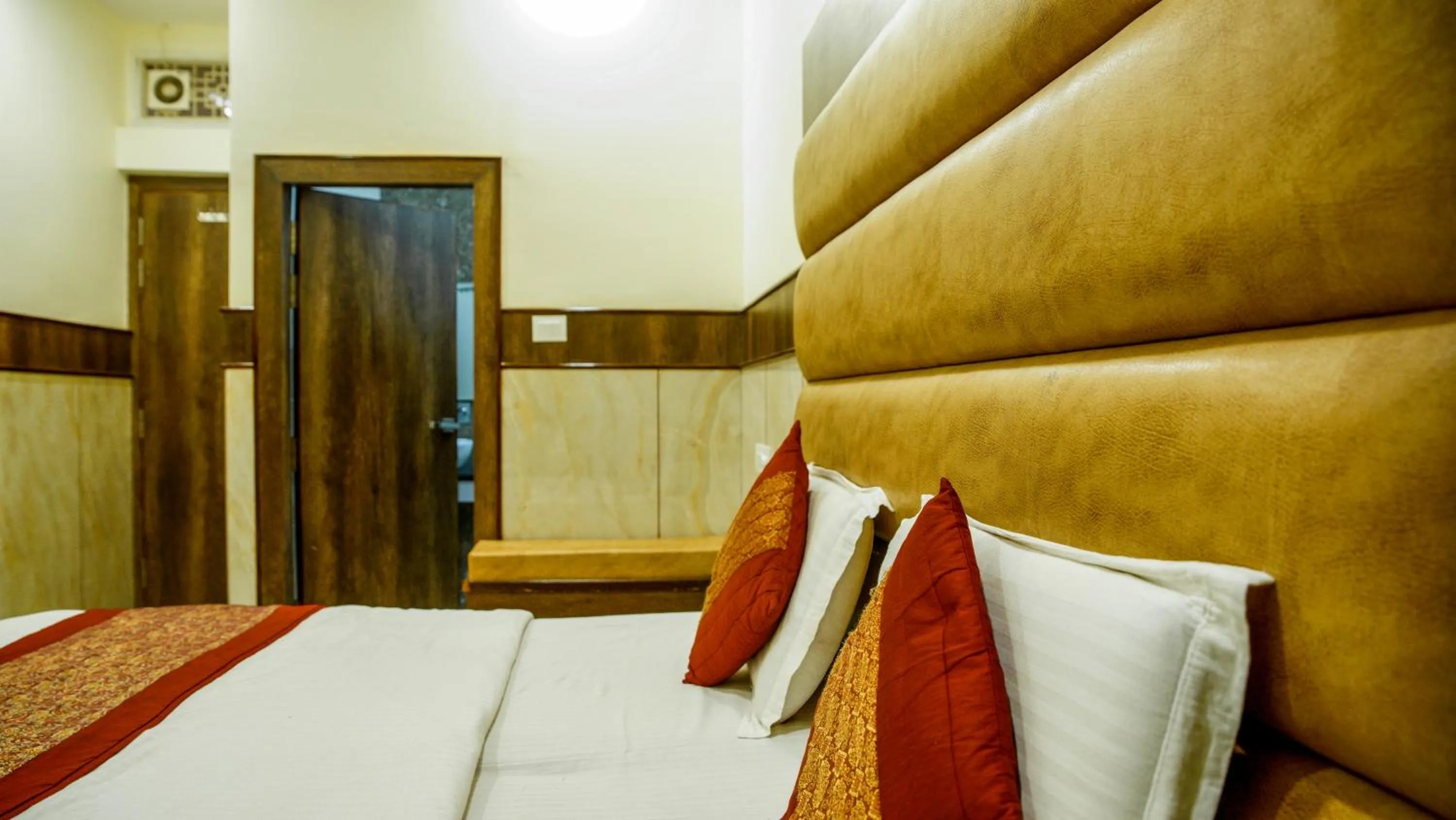 Bed in Hotel Raghunath