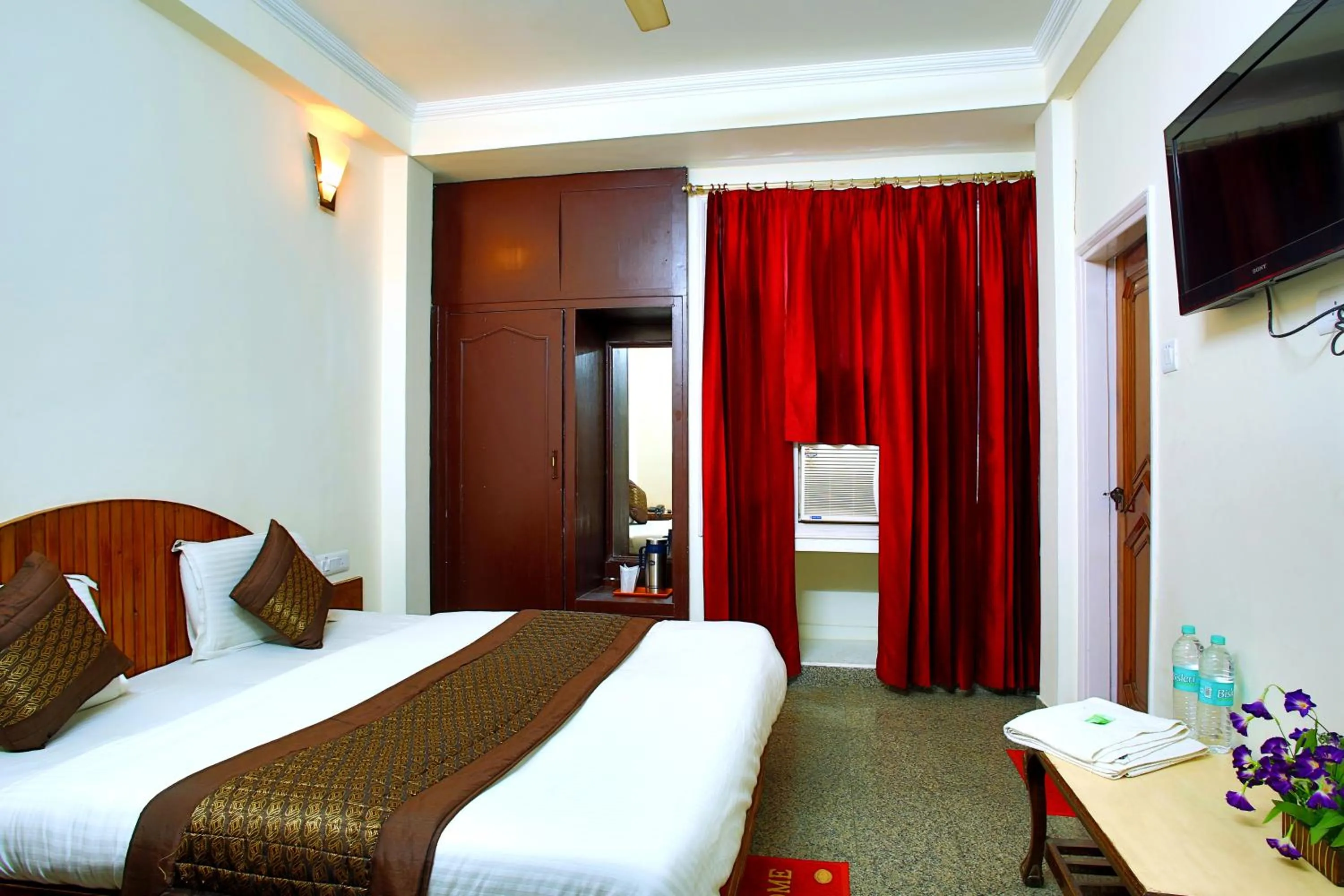 Bedroom in Hotel Raghunath