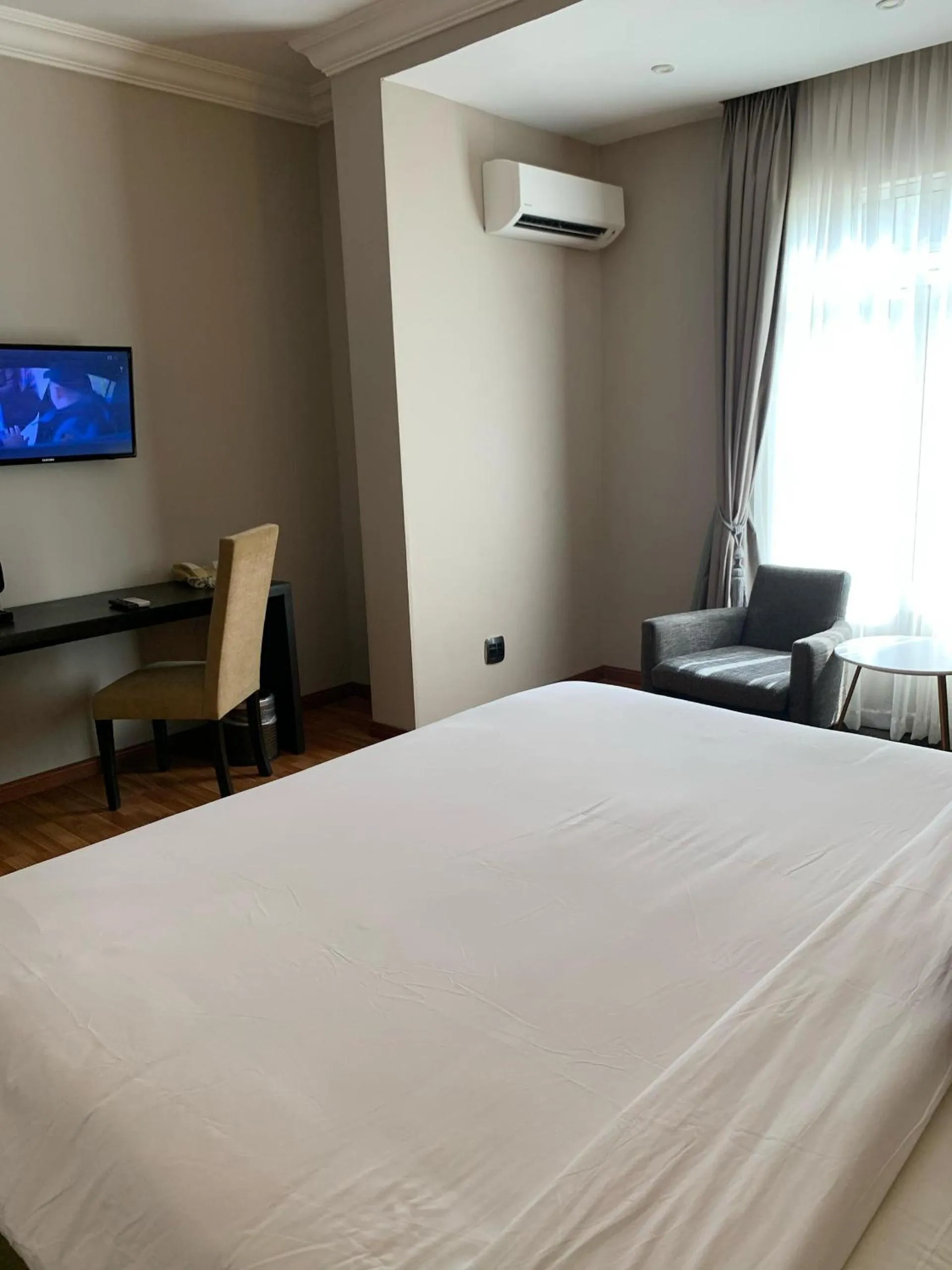 Bed in The Sojourner By Genesis