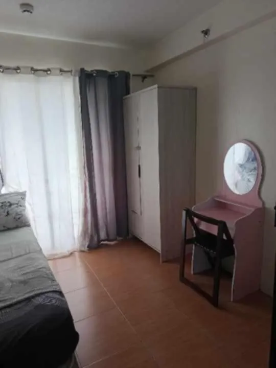 Bed in One Oasis Condo 1 bedroom