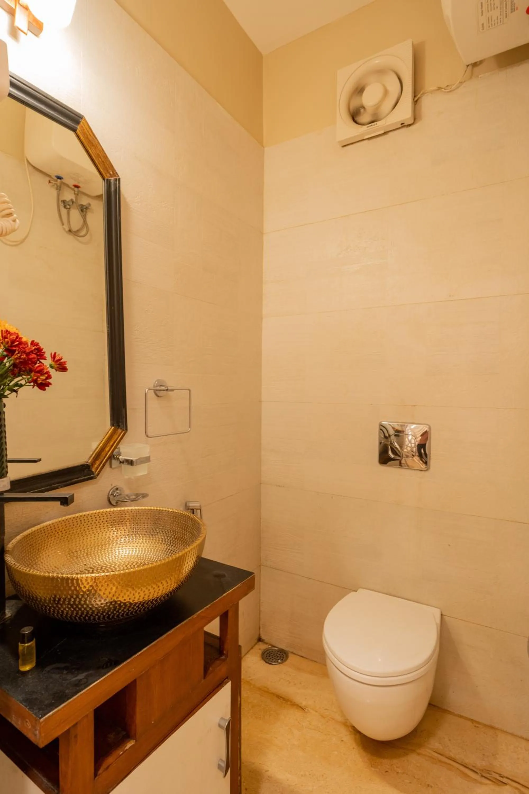 Toilet in Emperor Ozran by Alaya Stays