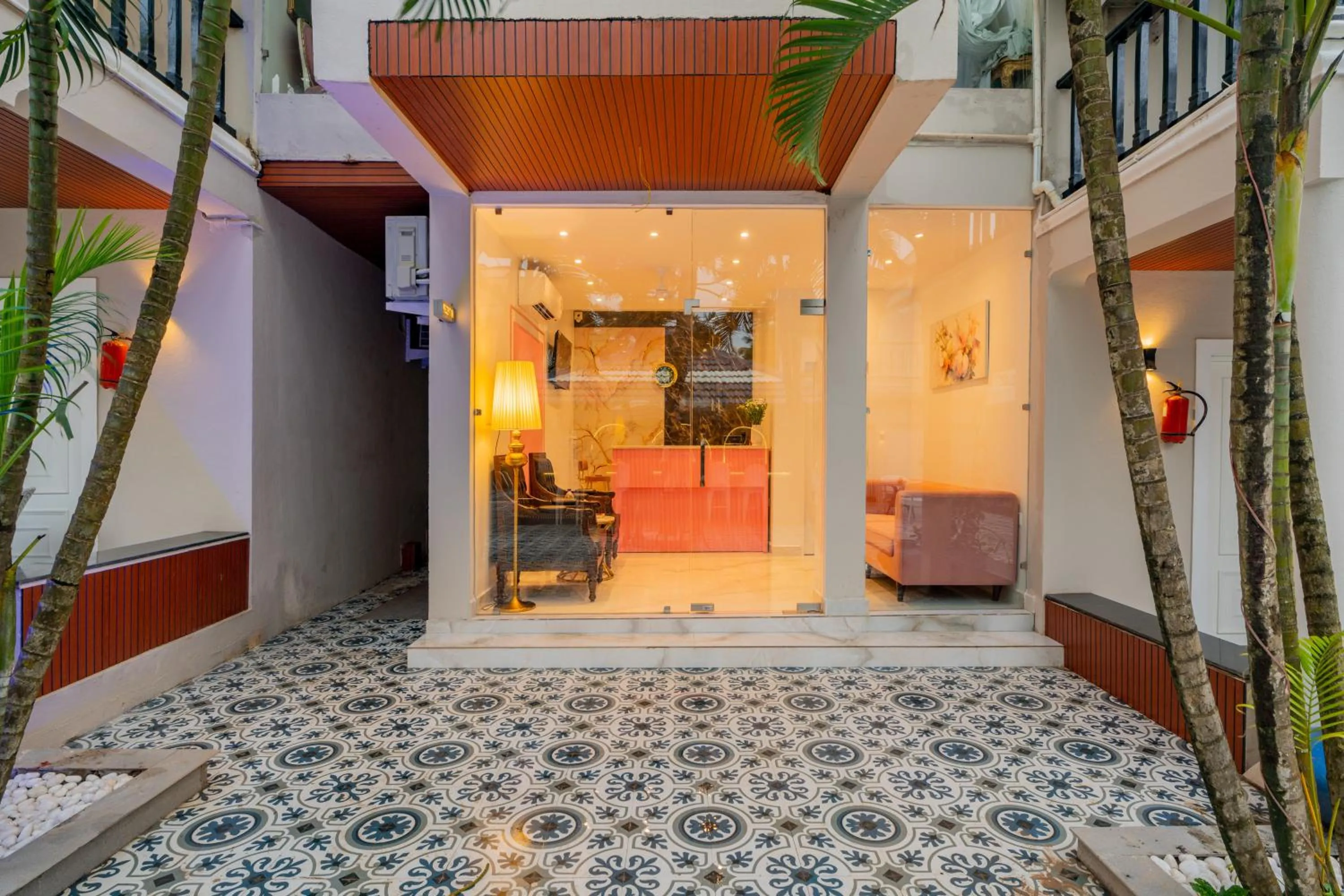 Lobby or reception in Emperor Ozran by Alaya Stays