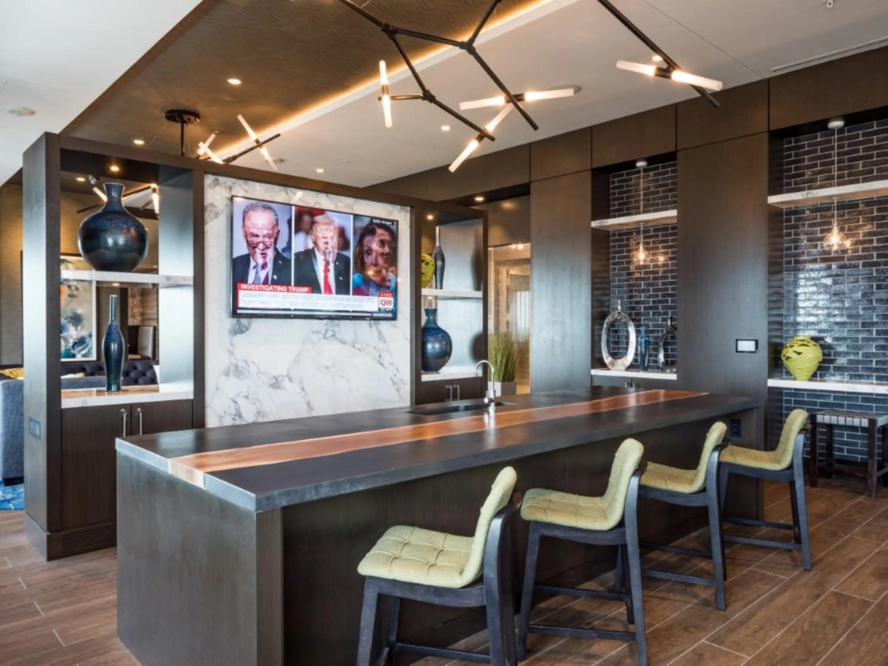 Lounge or bar in Global Luxury Suites Bethesda Chevy Chase