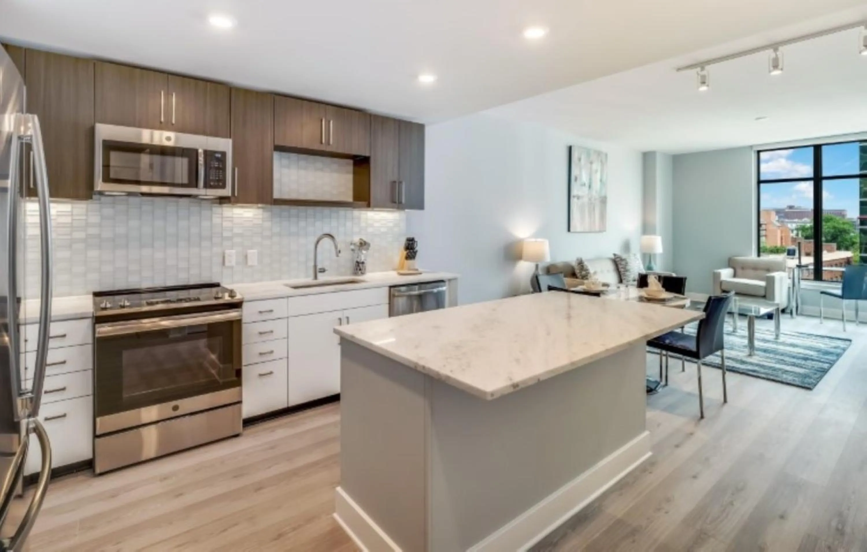 Kitchen or kitchenette in Global Luxury Suites Bethesda Chevy Chase