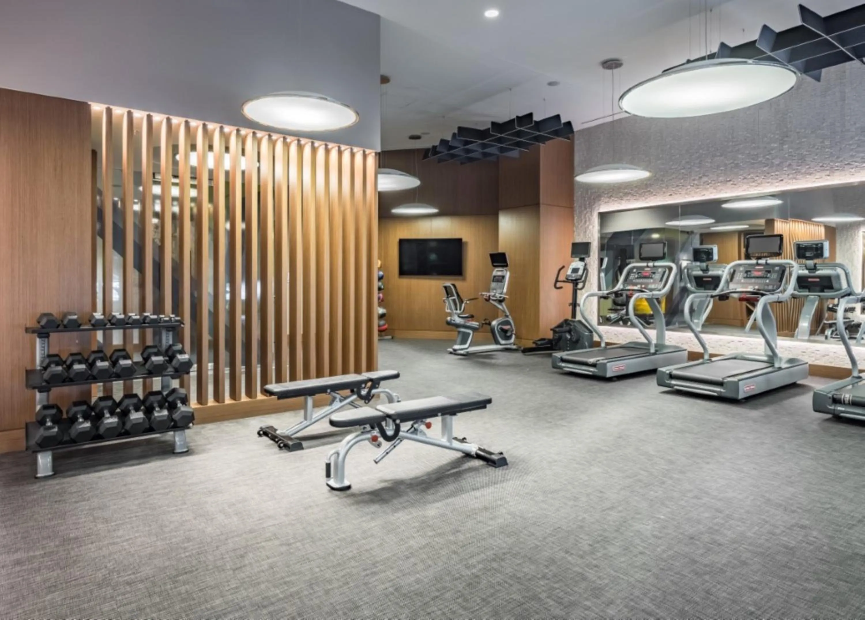 Fitness centre/facilities in Global Luxury Suites Bethesda Chevy Chase