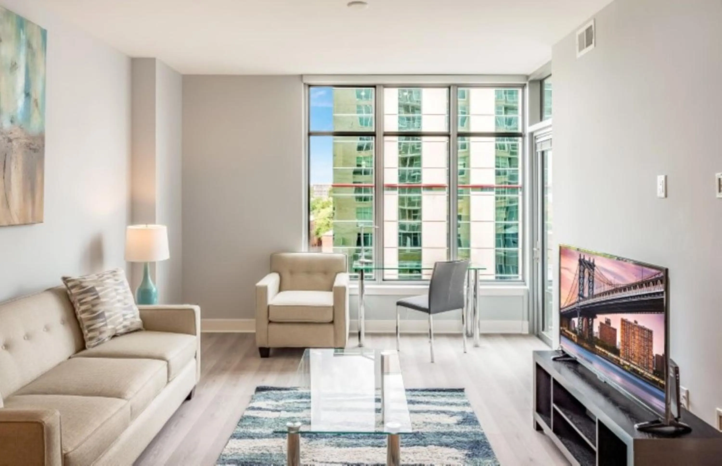 TV and multimedia in Global Luxury Suites Bethesda Chevy Chase