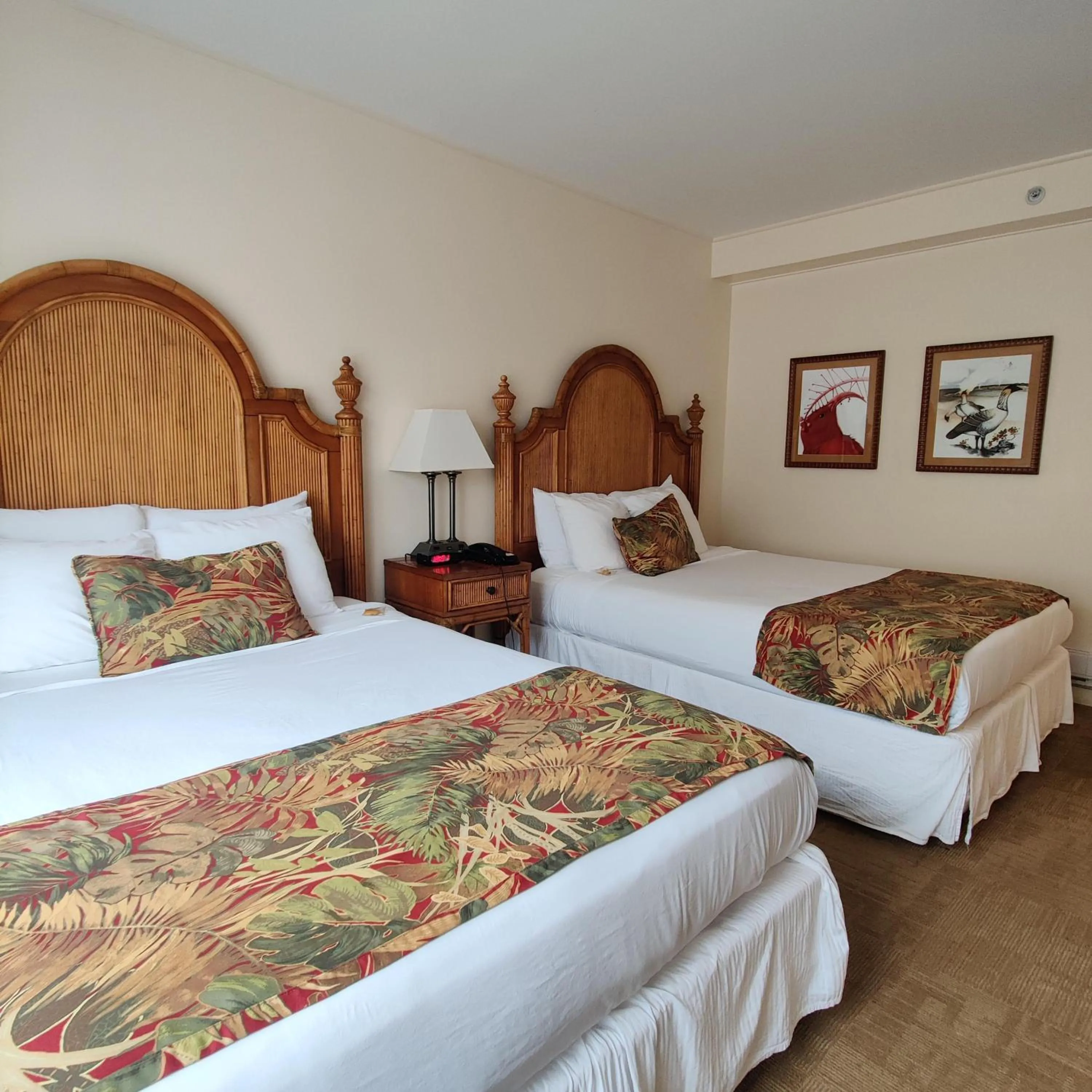 Bedroom in Hawaii Volcano House