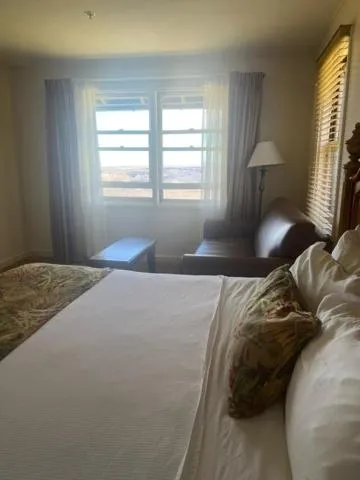 Bedroom in Hawaii Volcano House