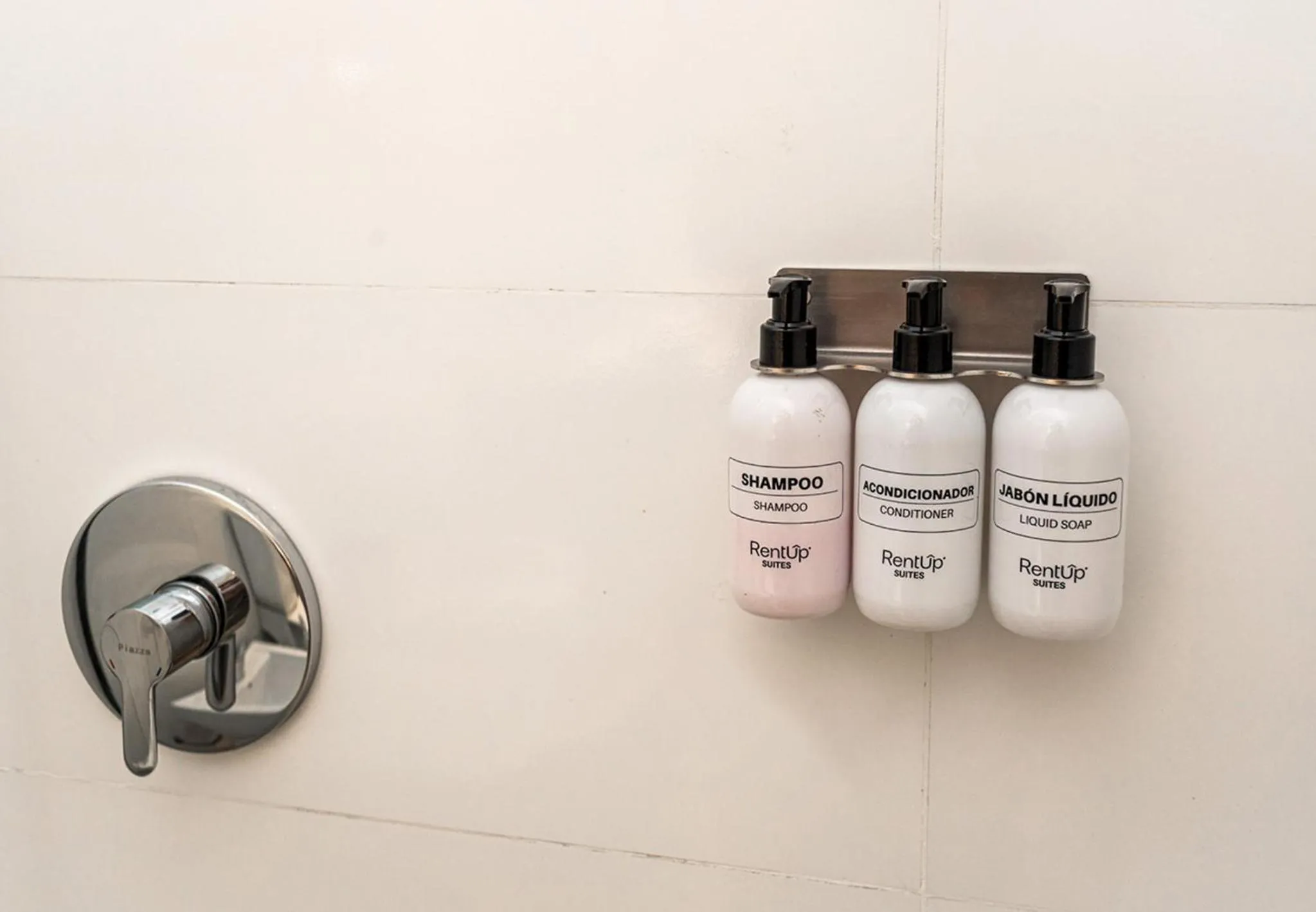 Bathroom in RentUp Suites Salta