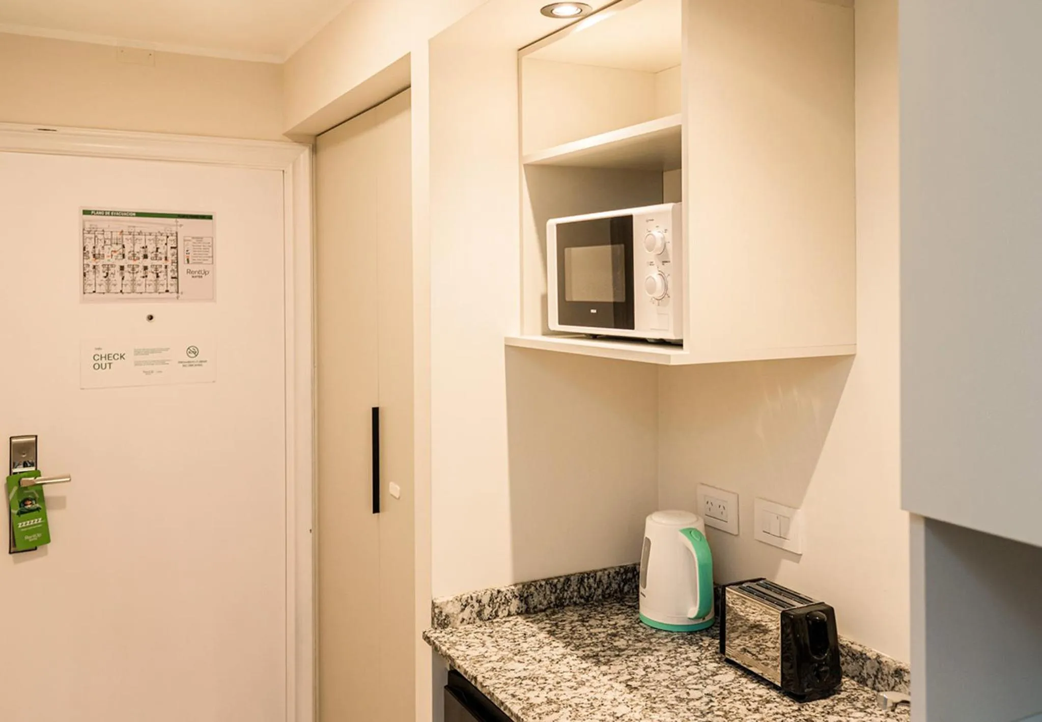 Kitchen or kitchenette in RentUp Suites Salta