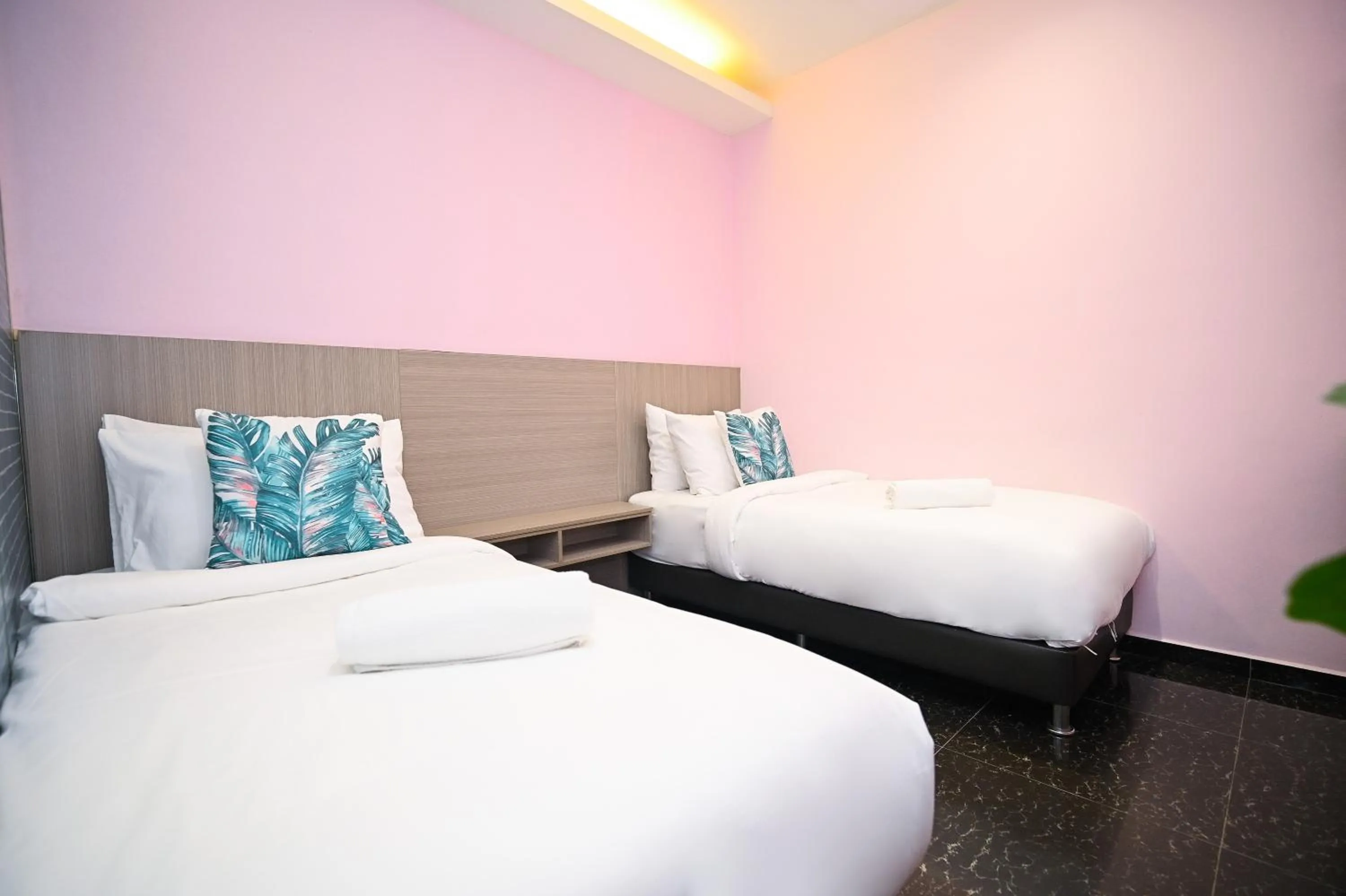 Bed in Swing & Pillows - Rawang Selangor