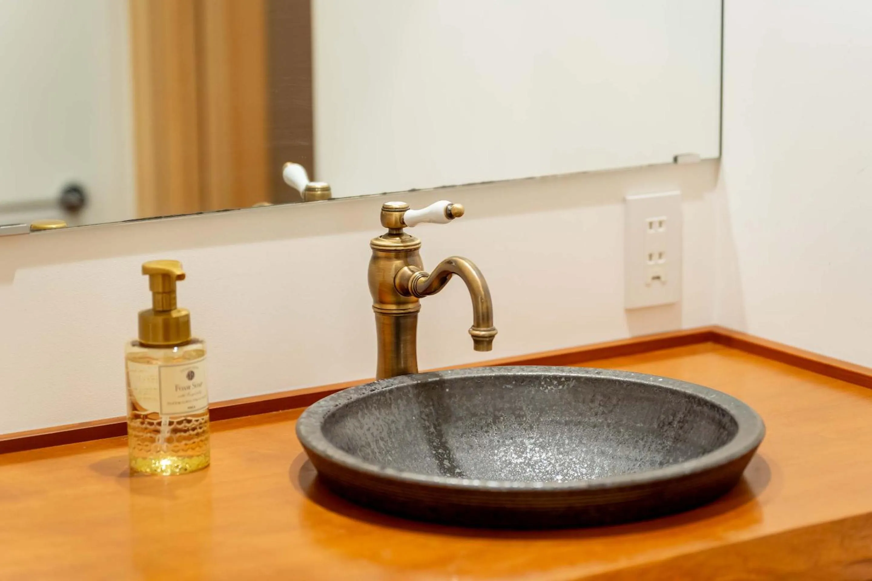 Toilet in RESI STAY Palace Gate