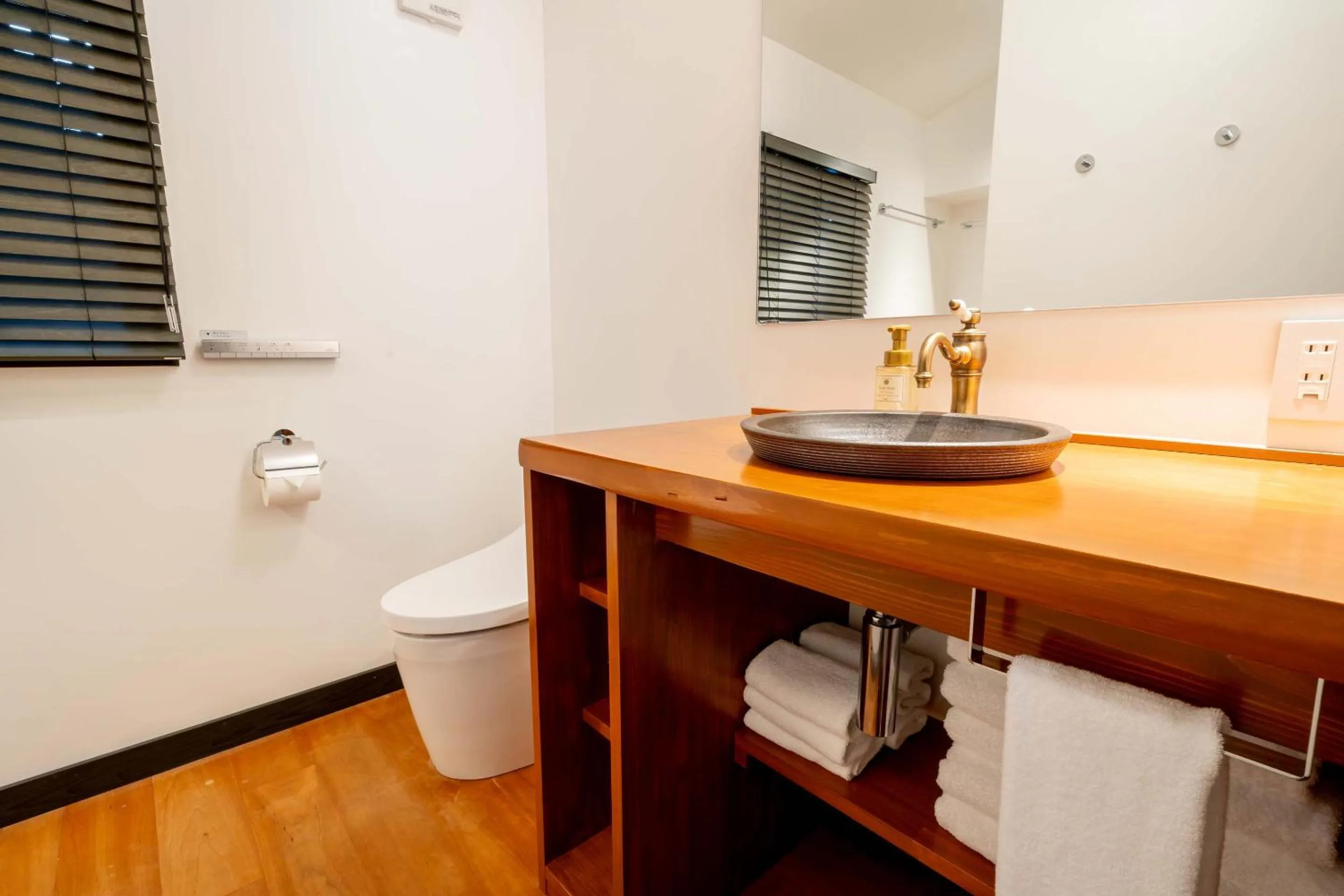 Toilet in RESI STAY Palace Gate