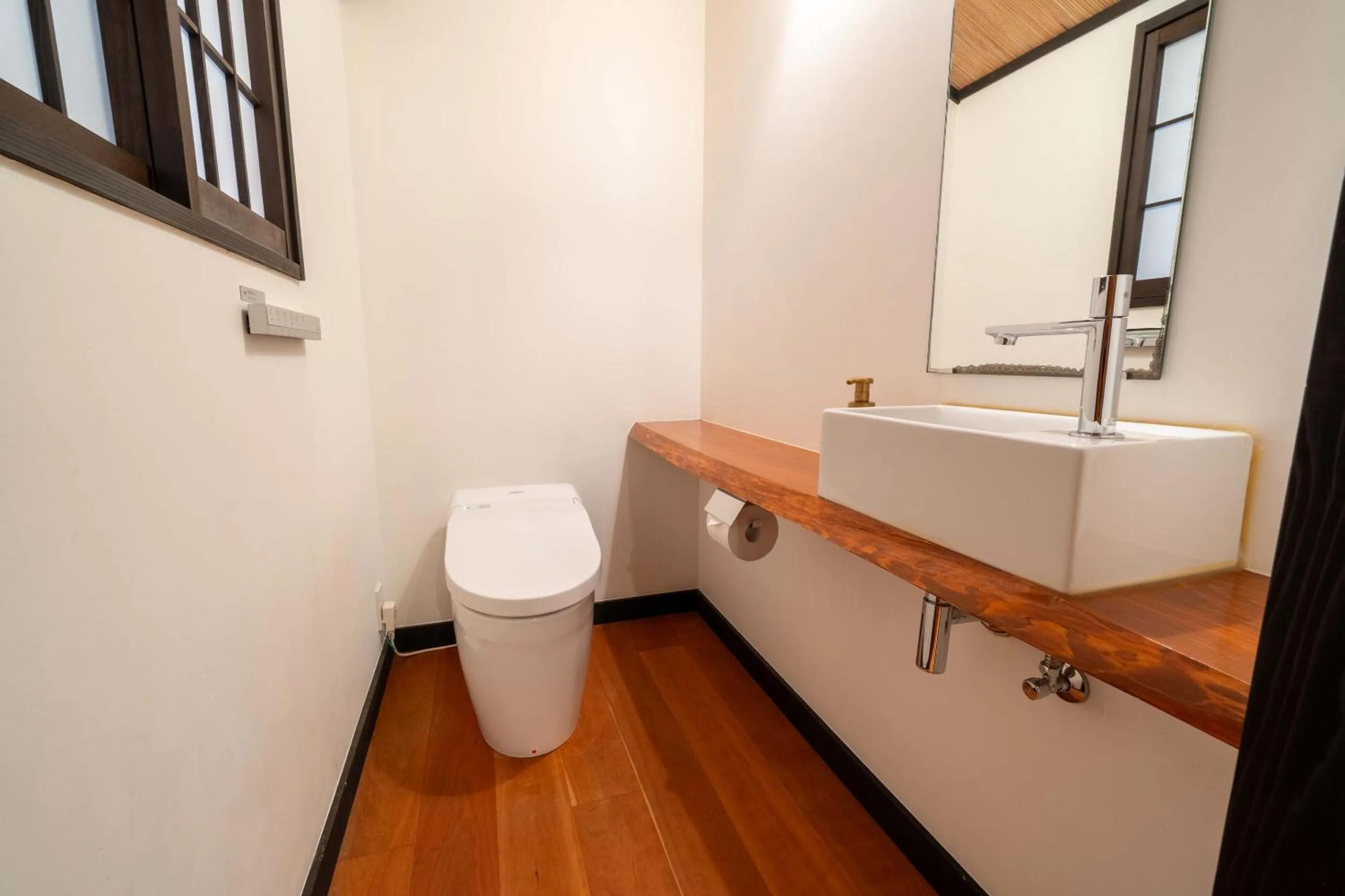 Toilet in RESI STAY Palace Gate