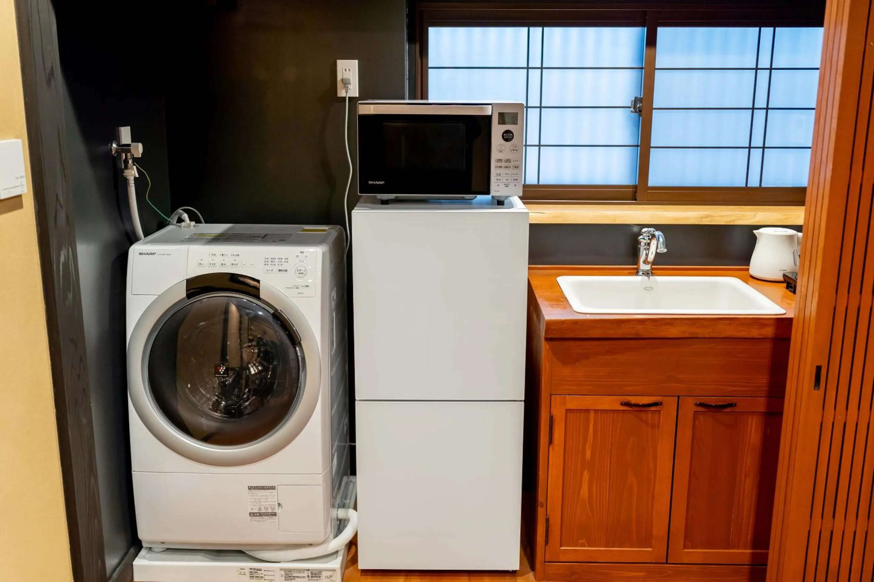 Kitchen or kitchenette in RESI STAY Palace Gate