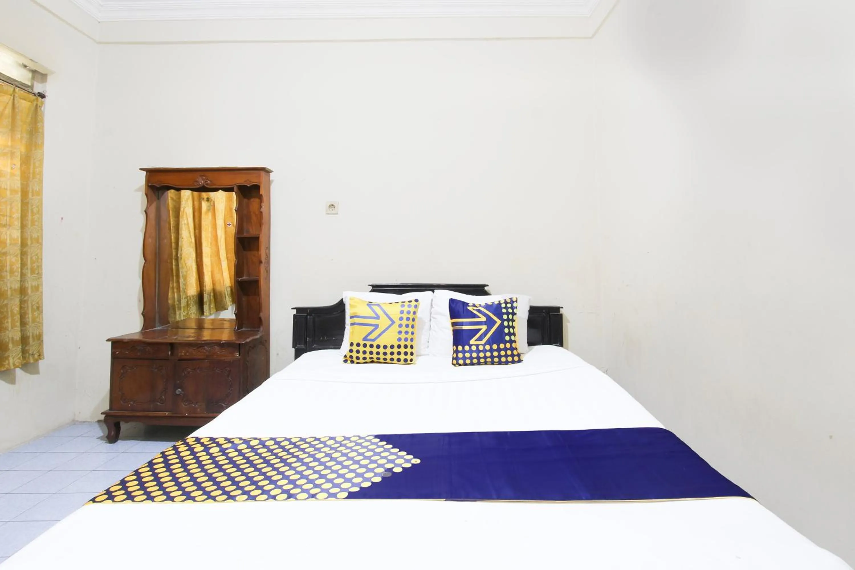 Bedroom, Bed in Hotel O Agung Banjarnegara