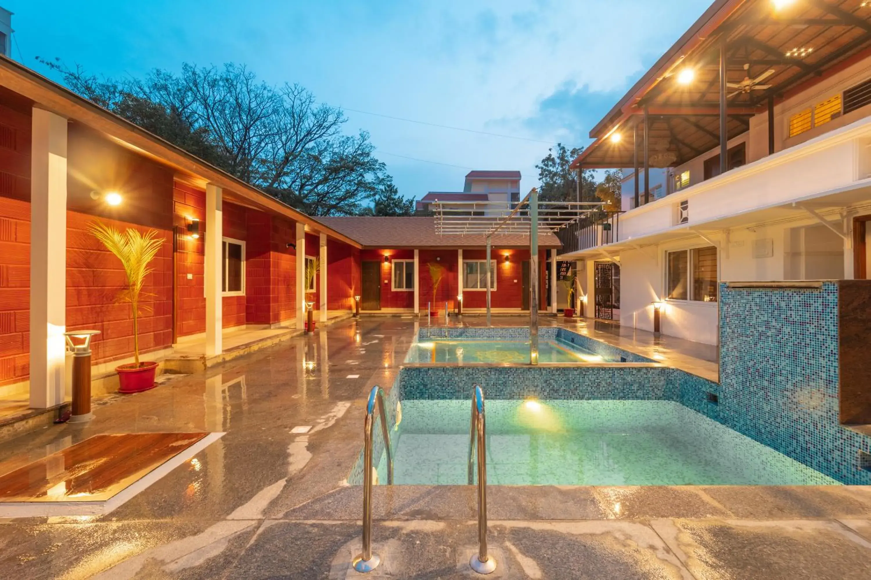 Five-Bedroom House in Seasons Suites - HBR Five-Bedroom House in Seasons Suites - HBR