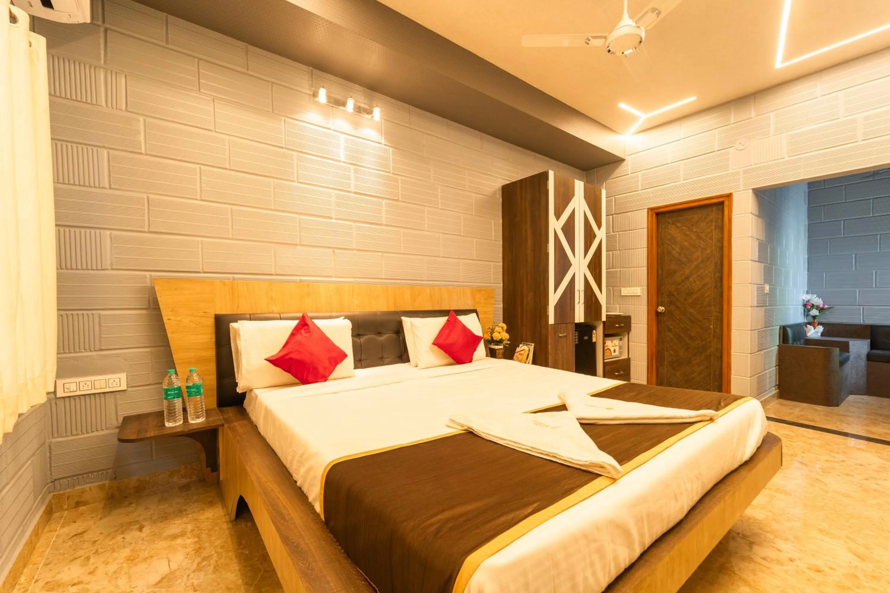 Bed in Seasons Suites - HBR