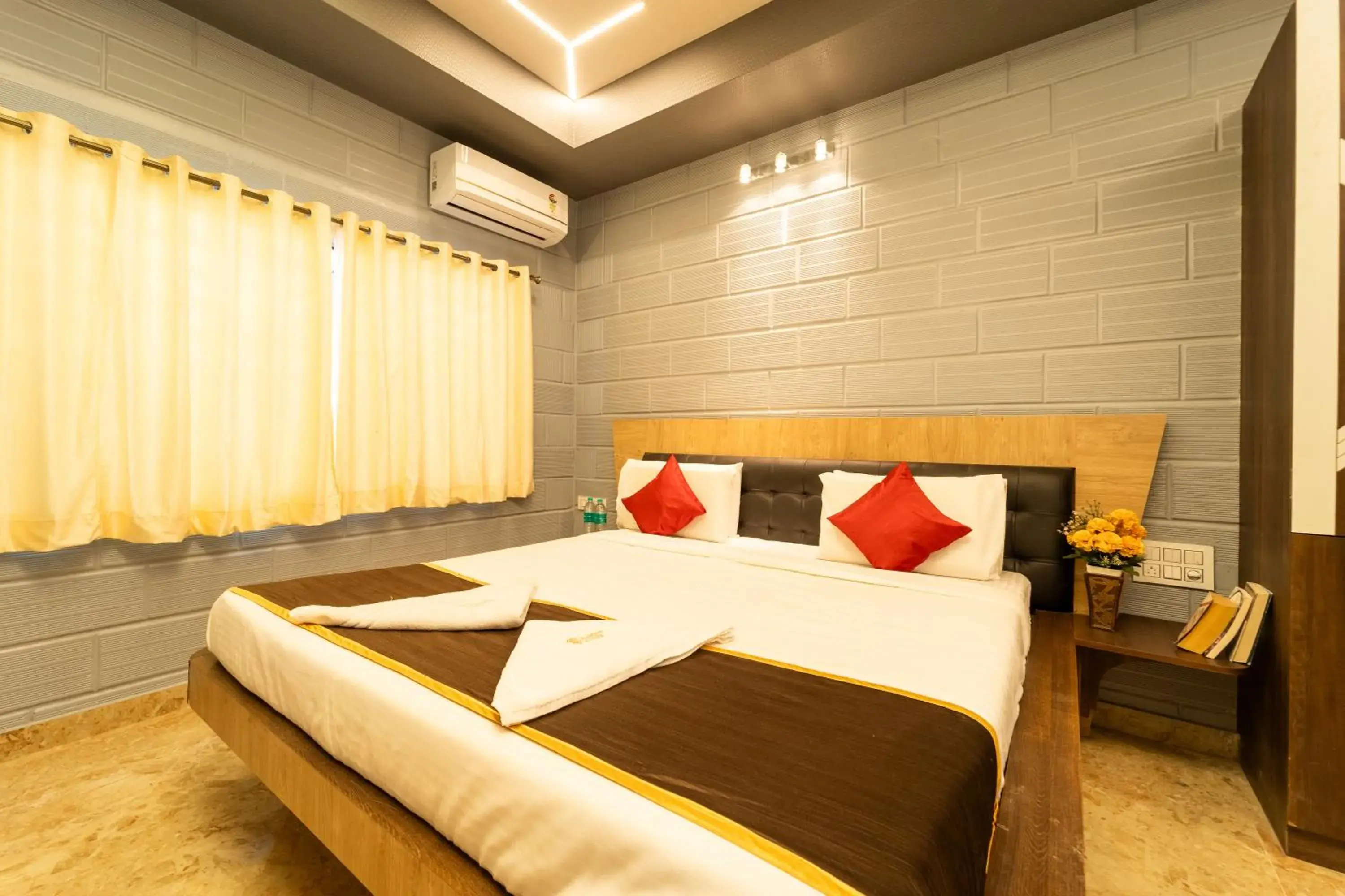 Deluxe King Studio in Seasons Suites - HBR Deluxe King Studio in Seasons Suites - HBR