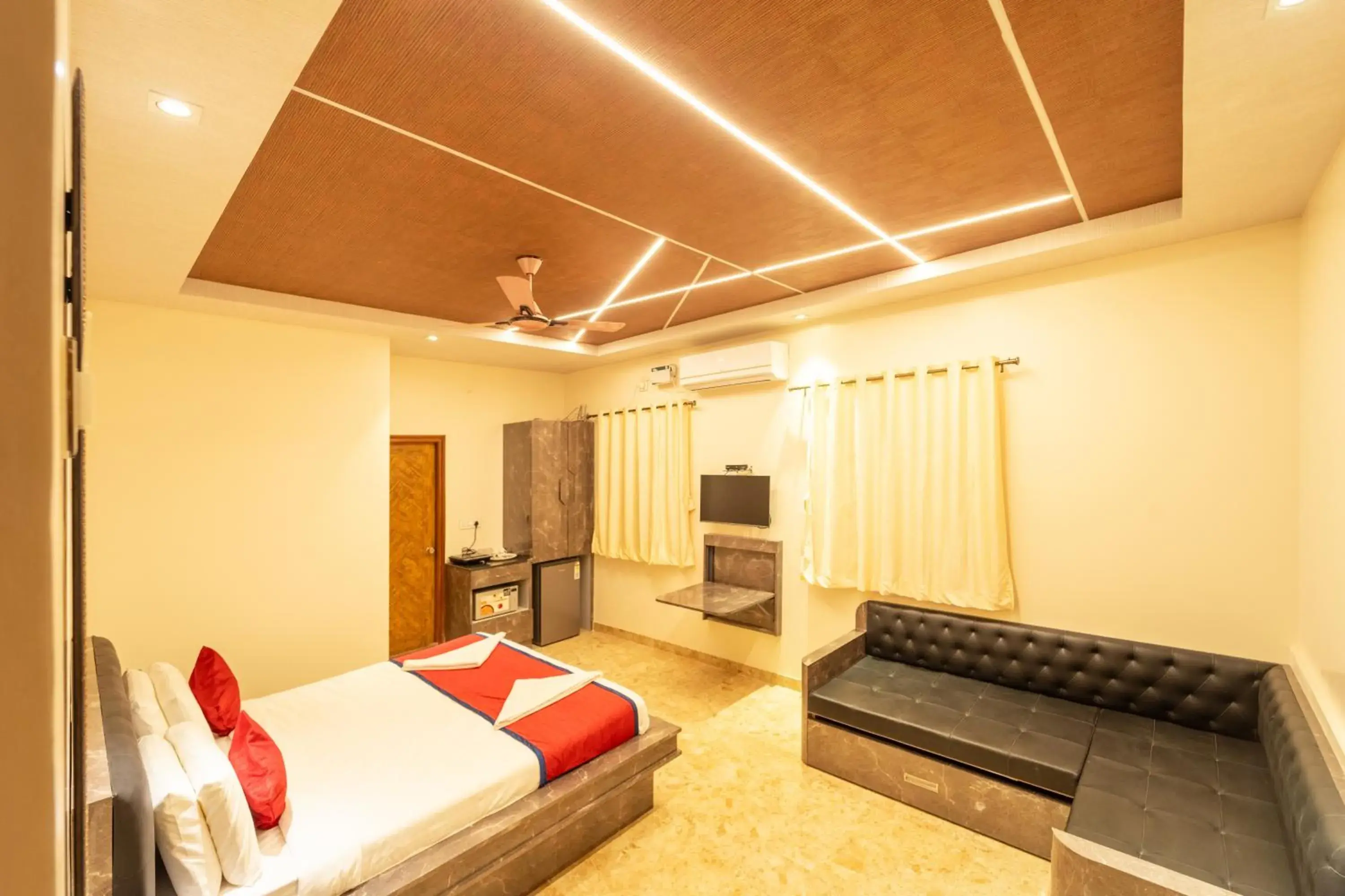 Three-Bedroom Apartment in Seasons Suites - HBR Three-Bedroom Apartment in Seasons Suites - HBR