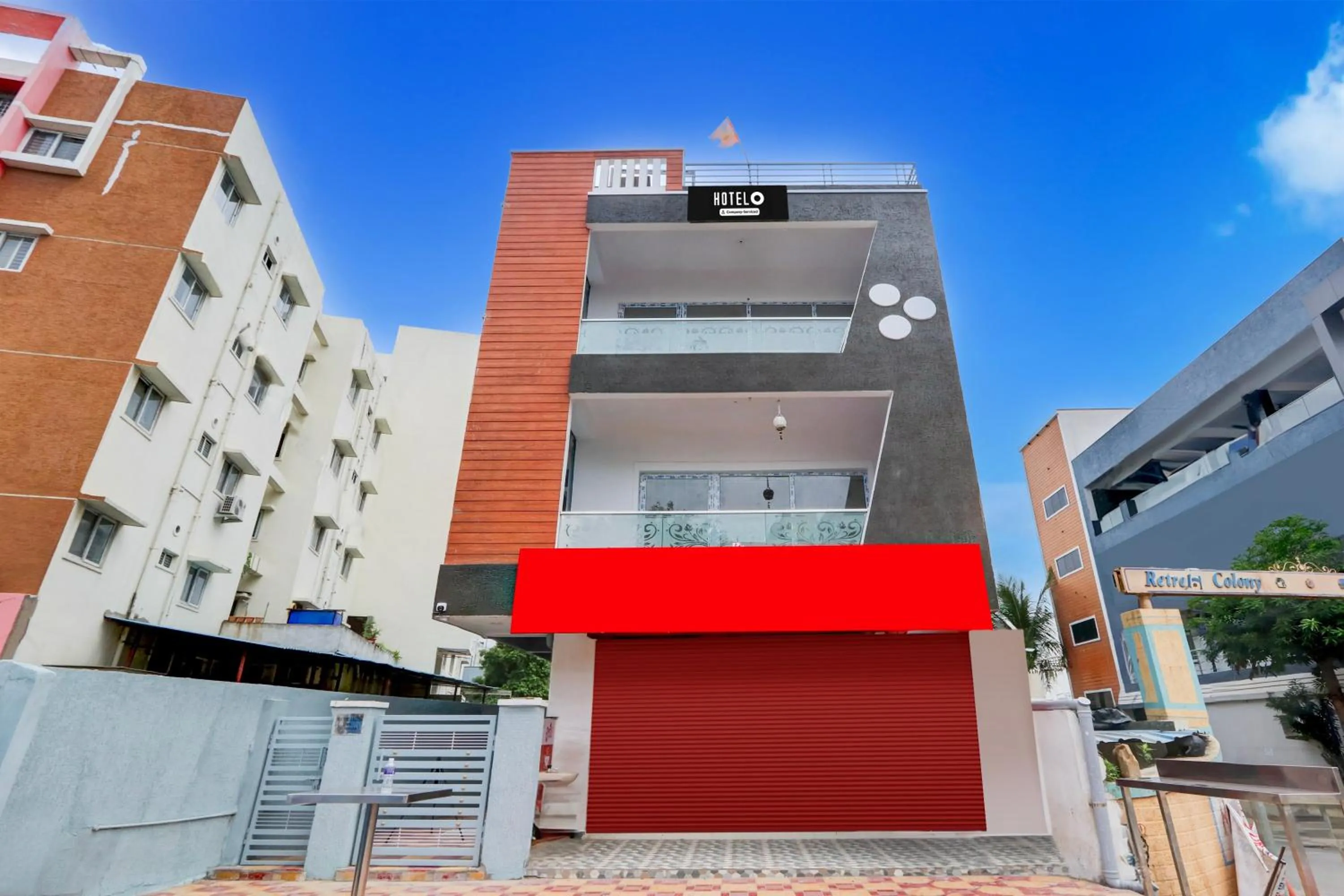 Facade/entrance in Hotel O Living Tree In