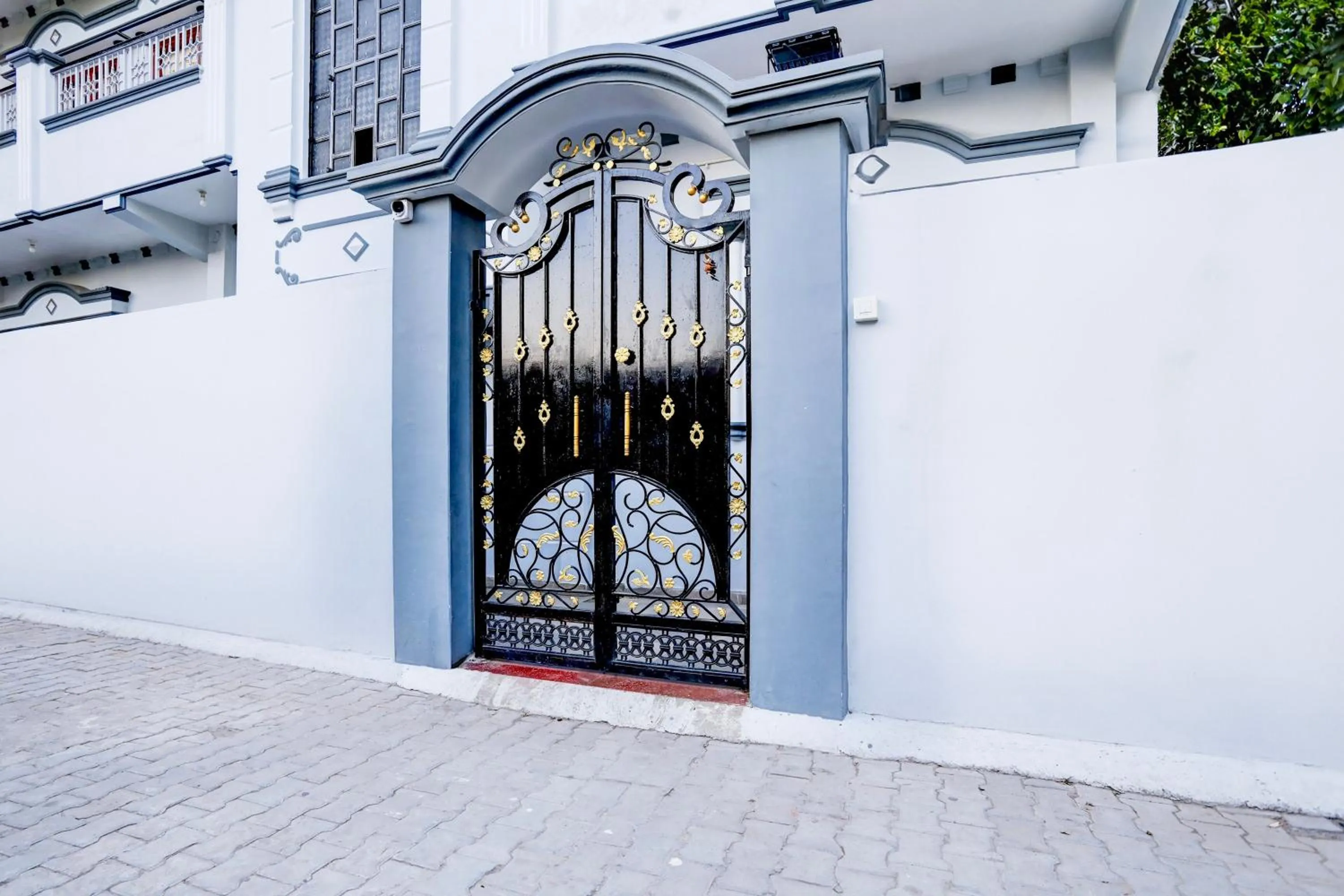 Facade/entrance in Hotel O R B Palace