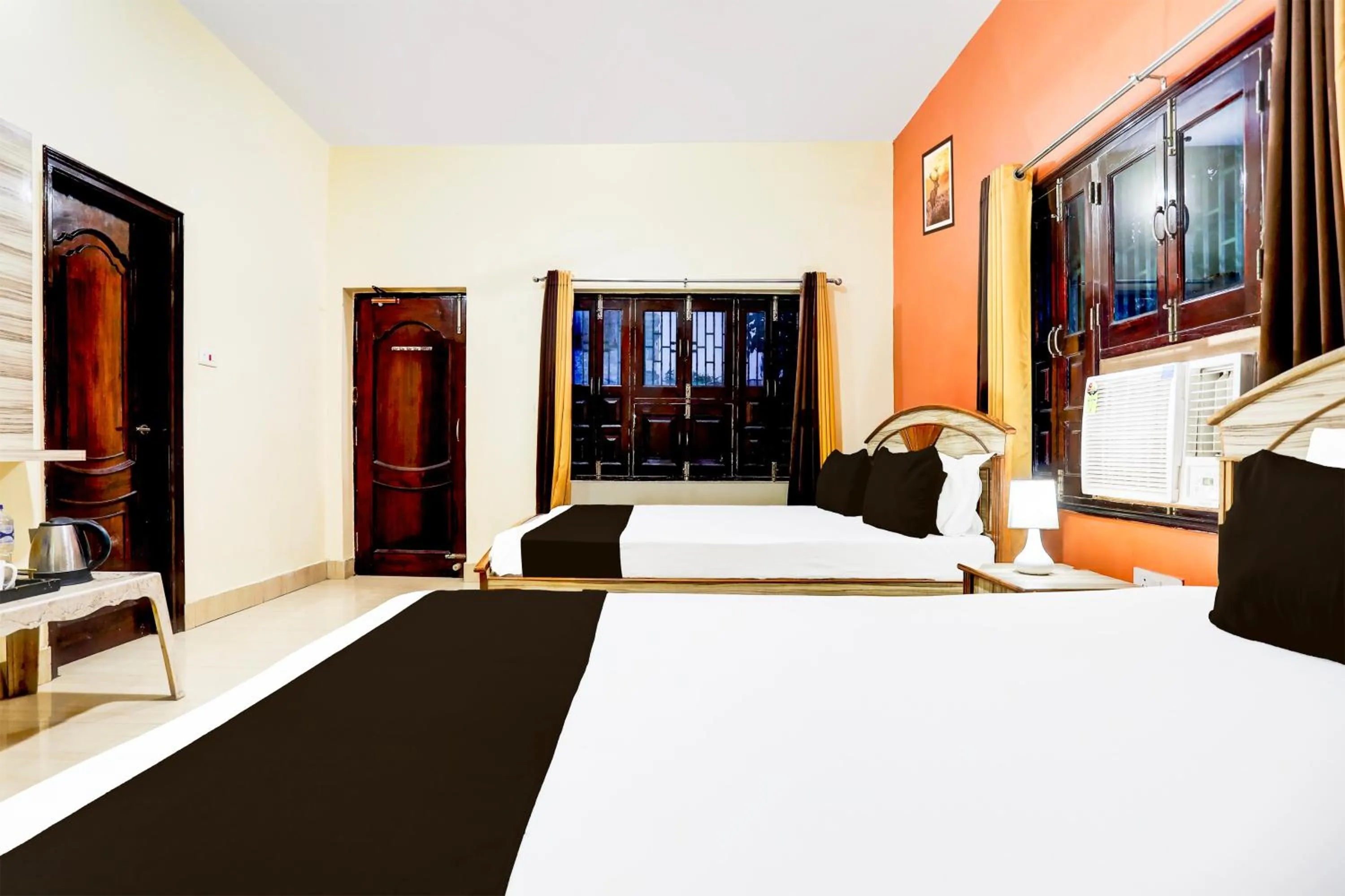 Bedroom, Bed in Hotel O R B Palace