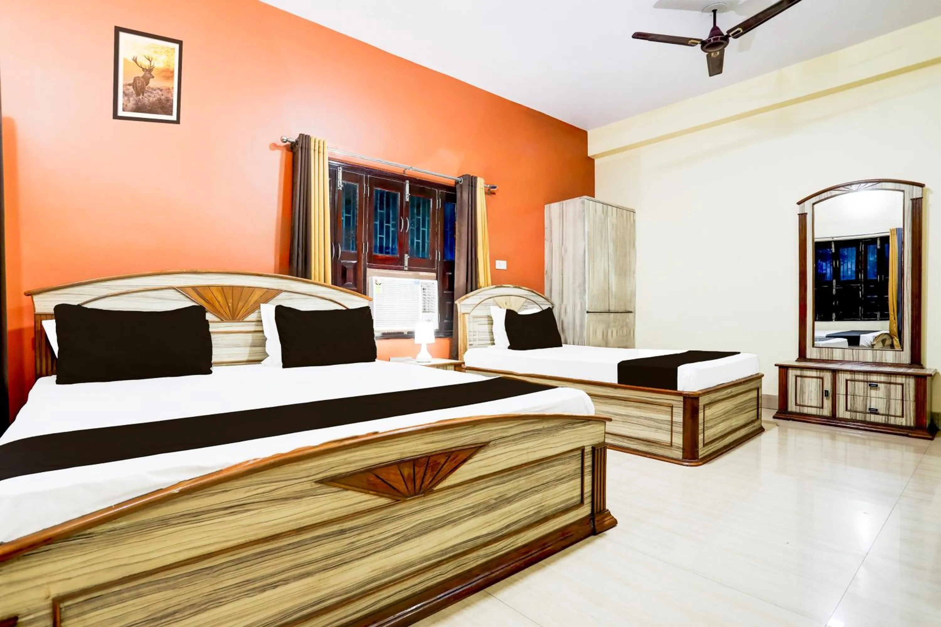 Bedroom, Bed in Hotel O R B Palace