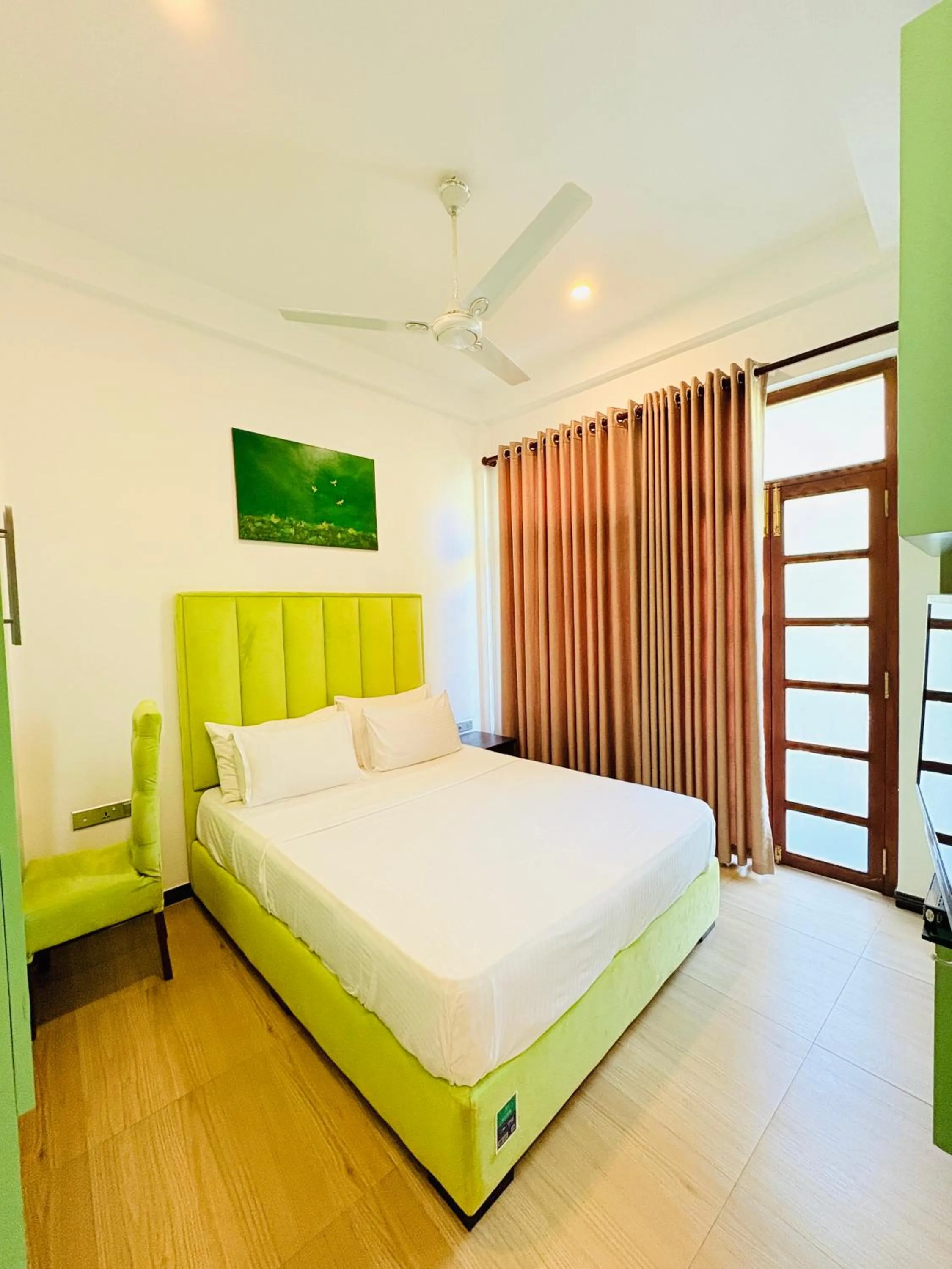 White House Hotel Mirissa