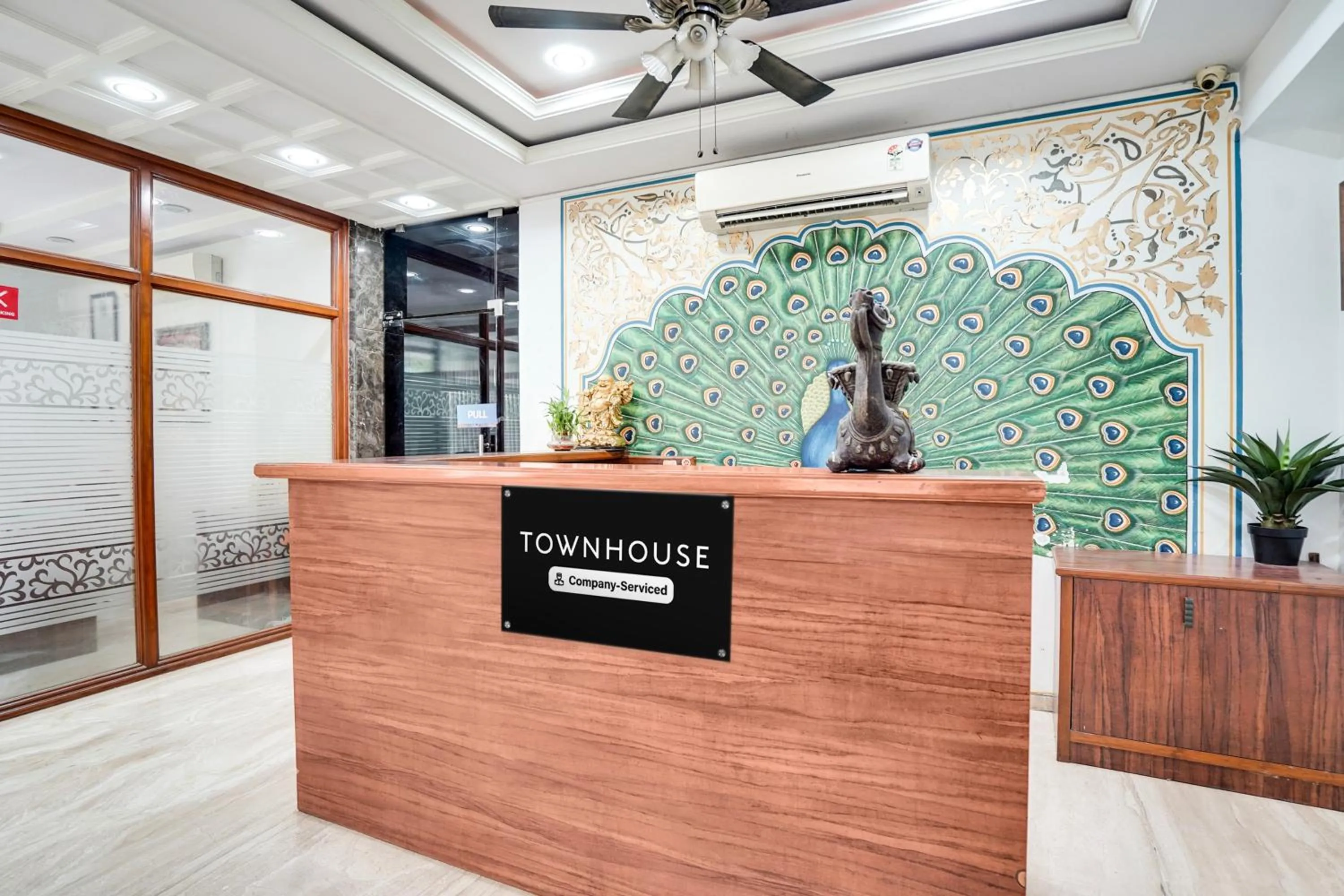 Lobby or reception in Super Townhouse Durgapura Formerly Gumaan Heritage