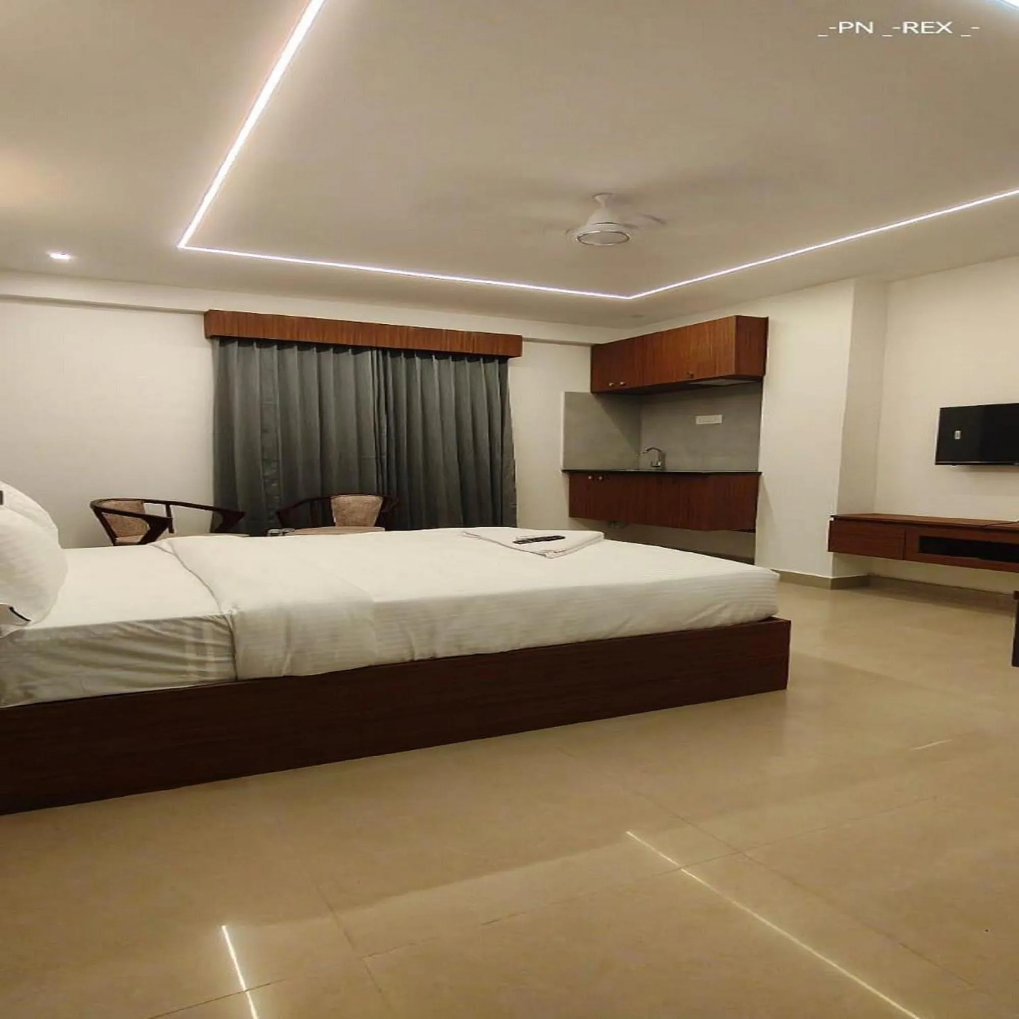 Bed in Hotel Royal Luxe - US consulate, Apollo hospital, Sankara natralya