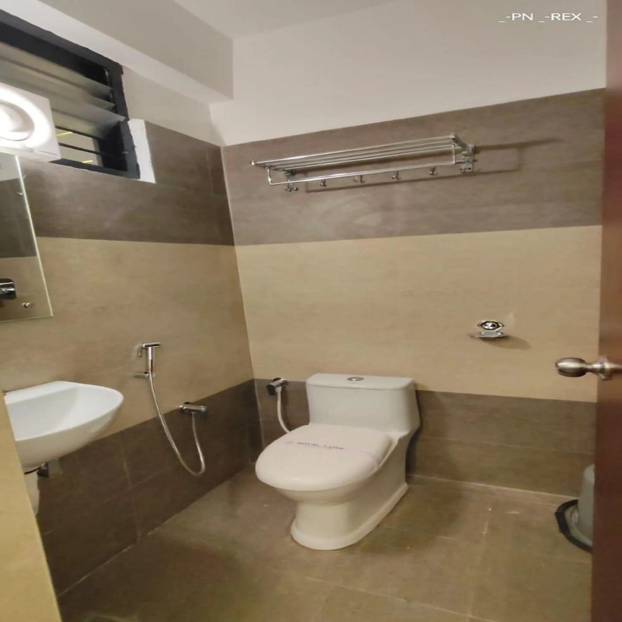 Shower in Hotel Royal Luxe - US consulate, Apollo hospital, Sankara natralya