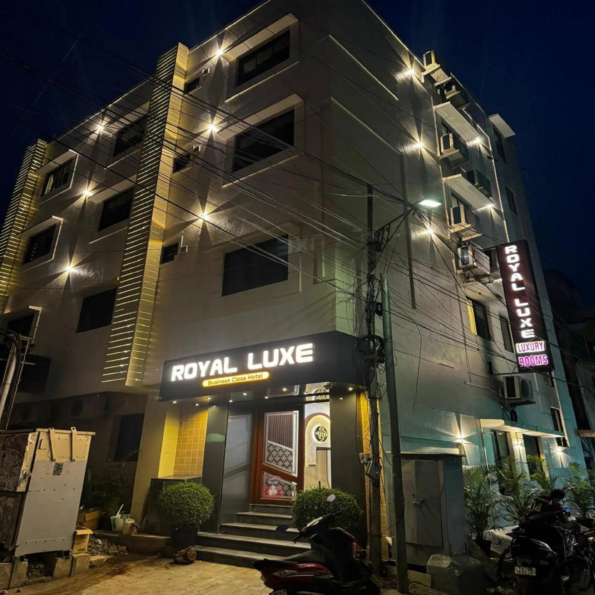 Property building in Hotel Royal Luxe - US consulate, Apollo hospital, Sankara natralya