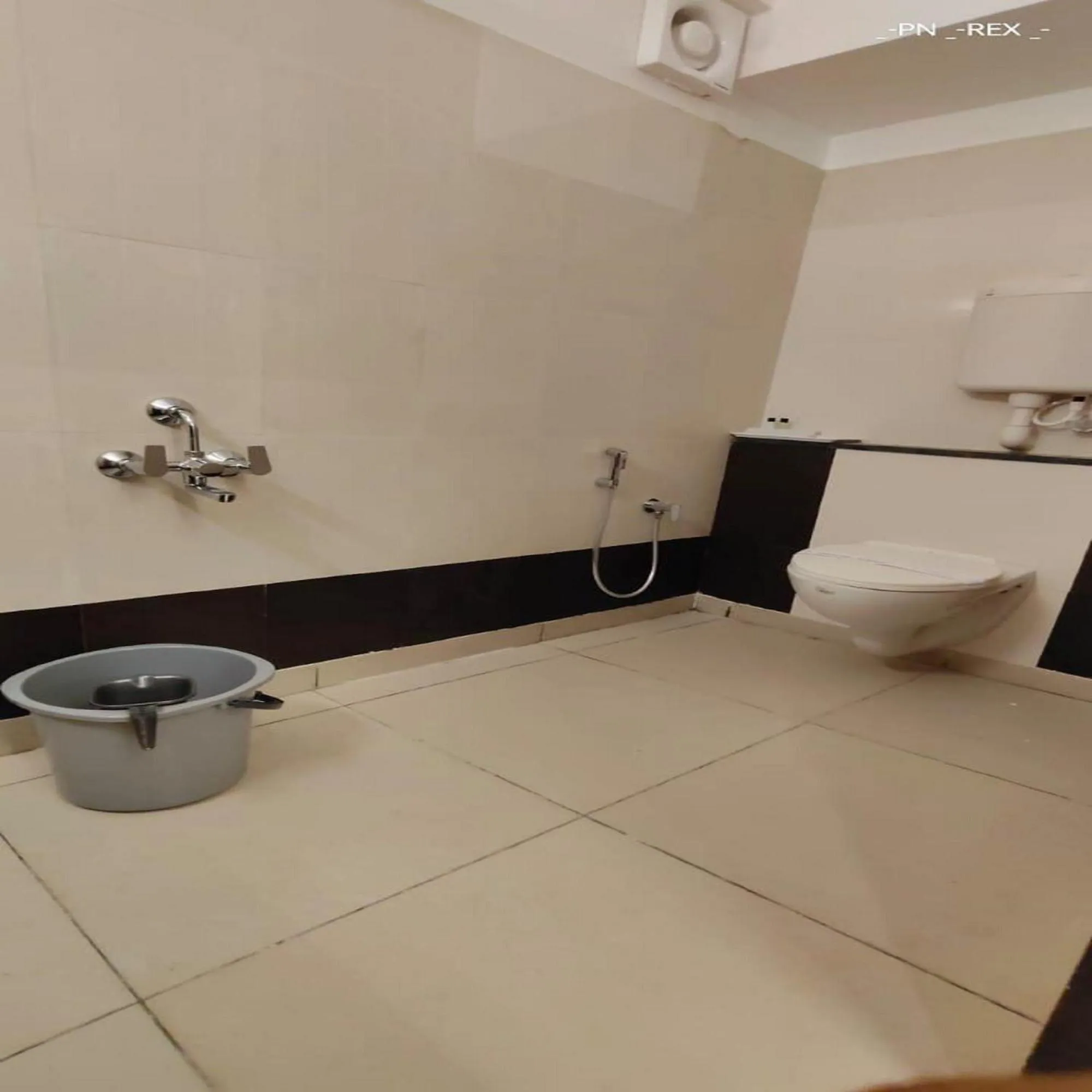 Shower in Hotel Royal Luxe - US consulate, Apollo hospital, Sankara natralya