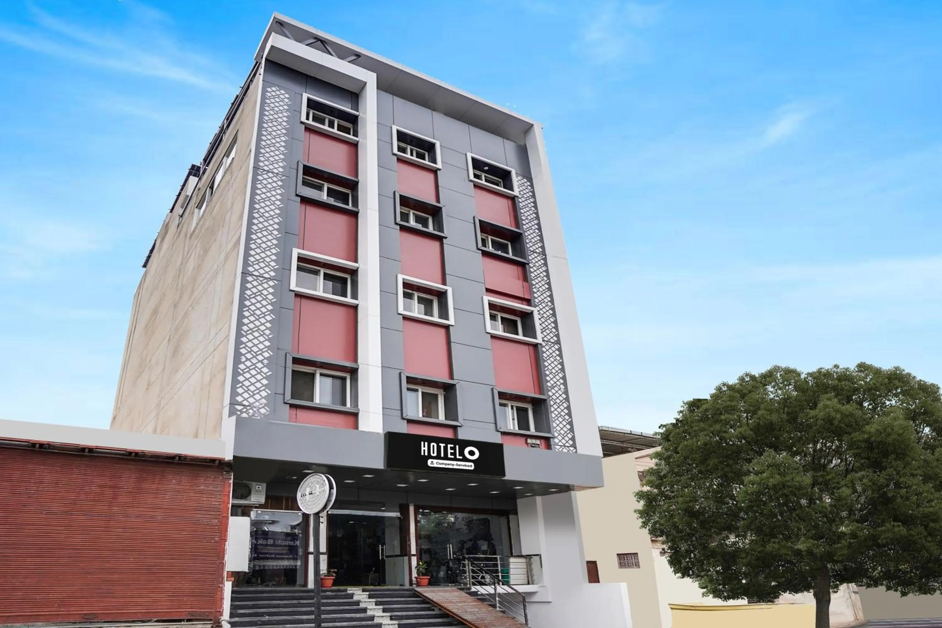 Facade/entrance in Super Hotel O Ajmer Central formerly Grand Suman