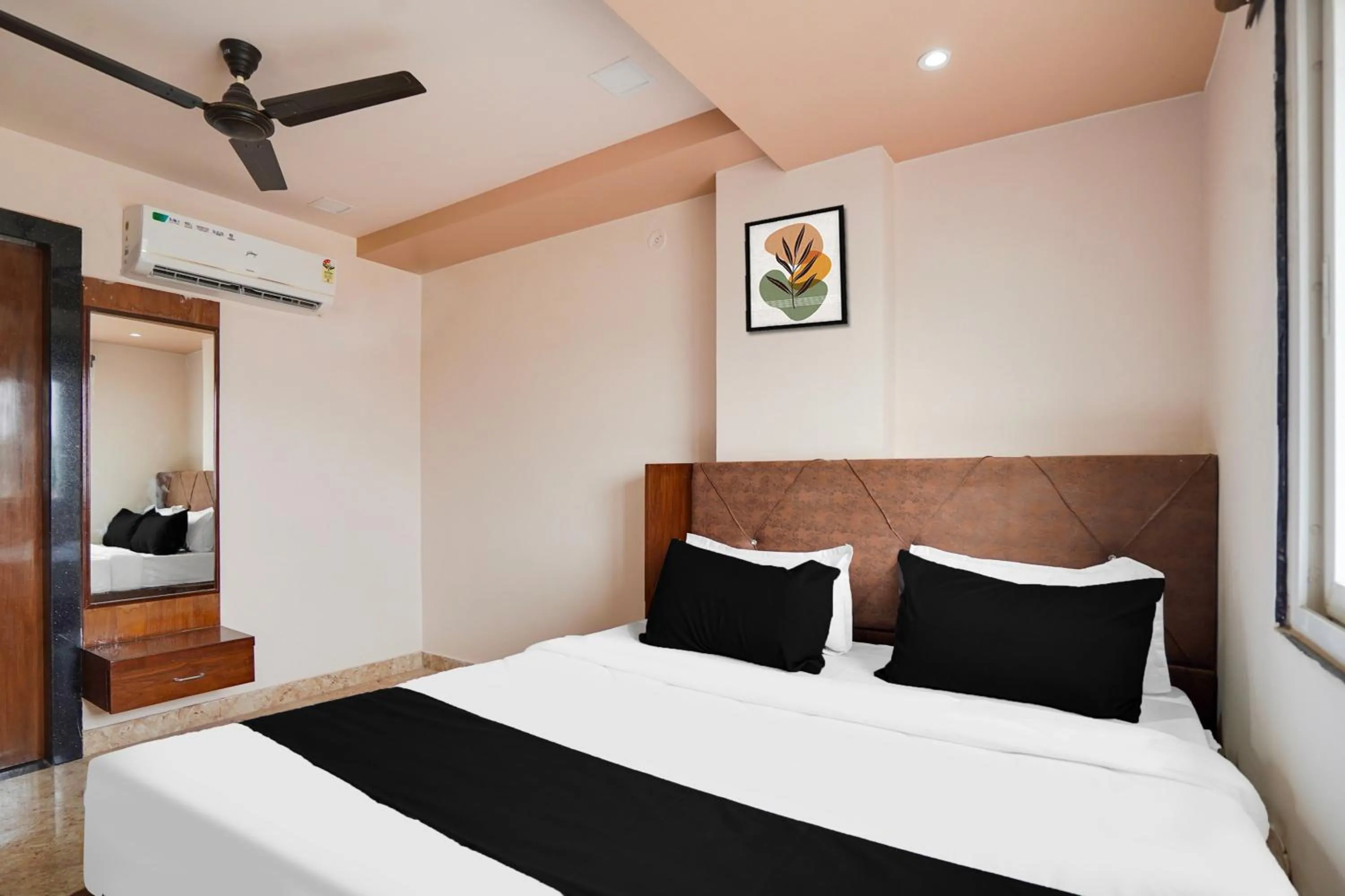 Bedroom, Bed in Super Hotel O Ajmer Central formerly Grand Suman