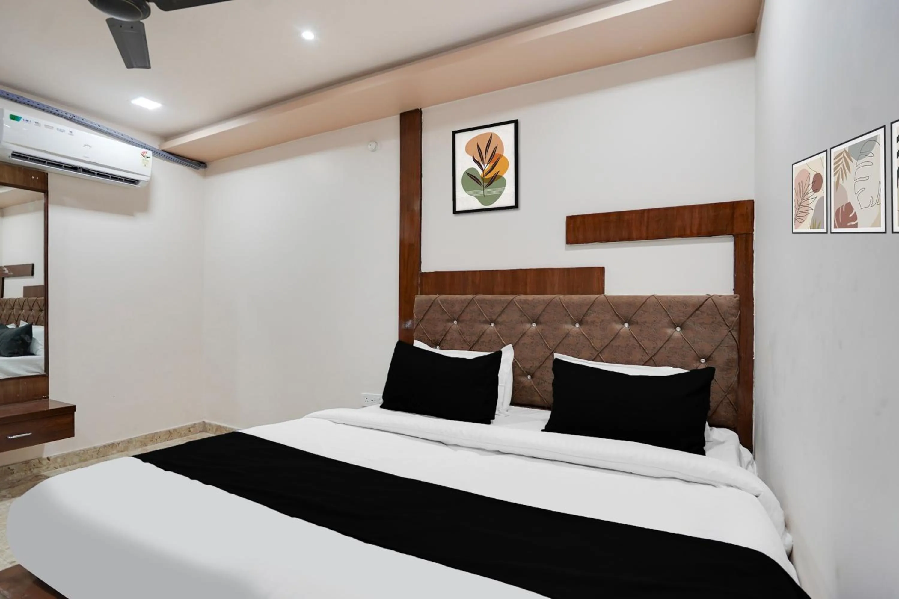 Bedroom, Bed in Super Hotel O Ajmer Central formerly Grand Suman