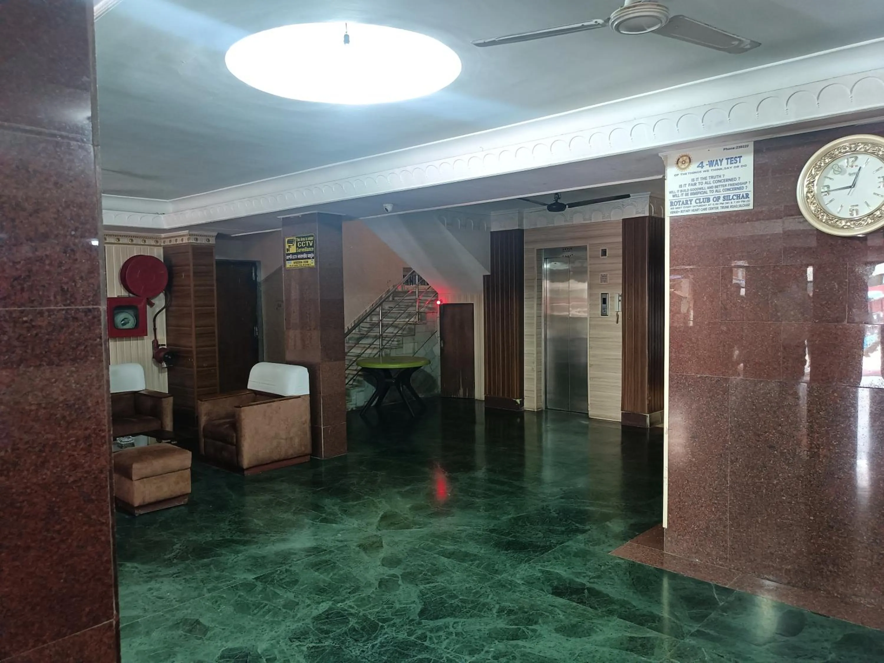 Lobby or reception in HOTEL SUDAKSHINA by ROH