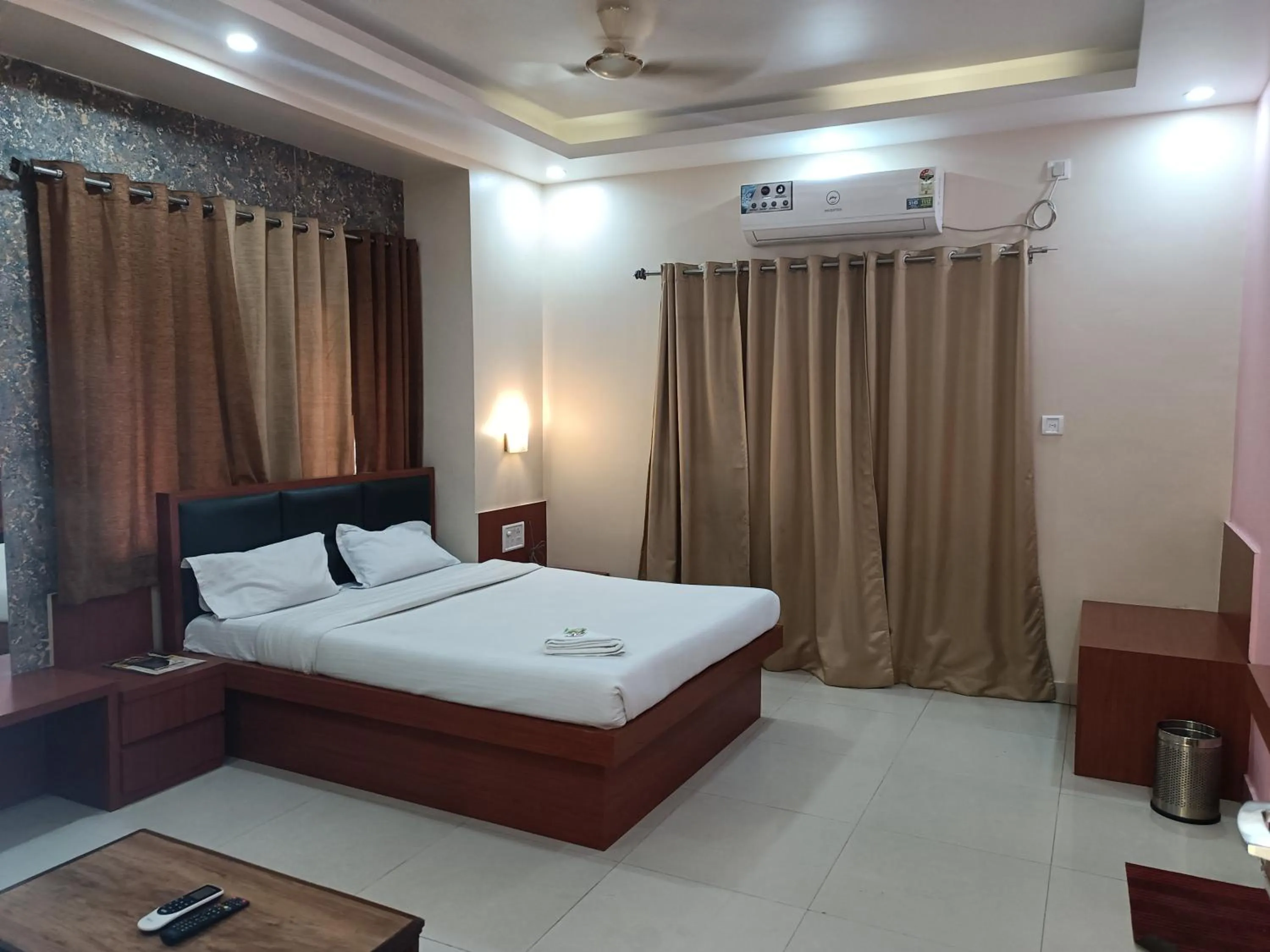 Bed in HOTEL SUDAKSHINA by ROH