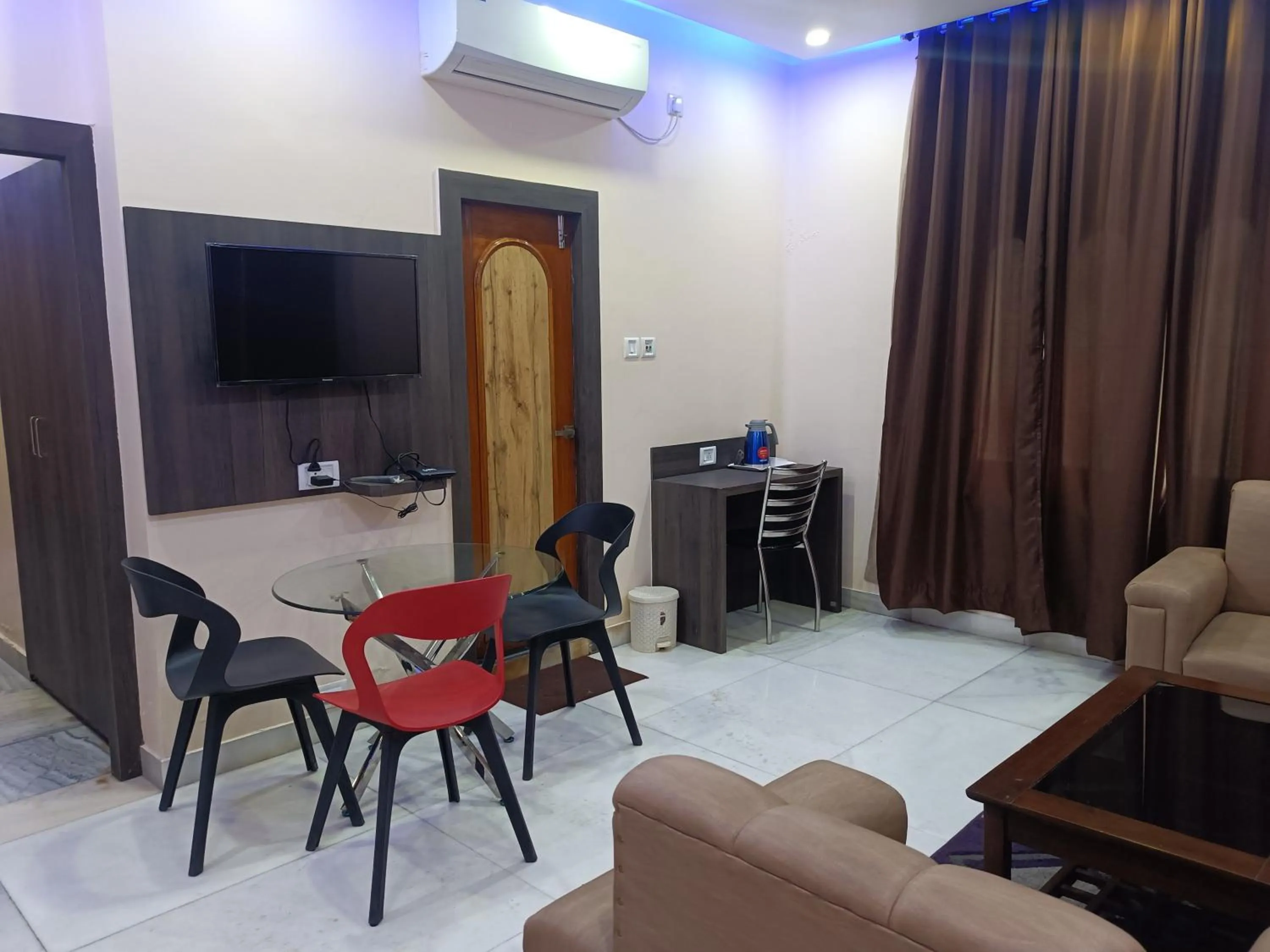 TV and multimedia in HOTEL SUDAKSHINA by ROH