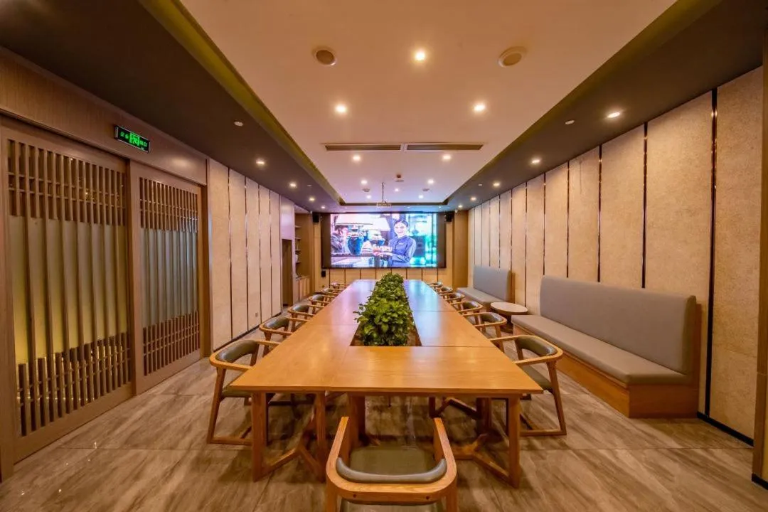 Mehood Lestie, Shanghai Xinzhuang Industrial Zone Zhuanqiao Wanda