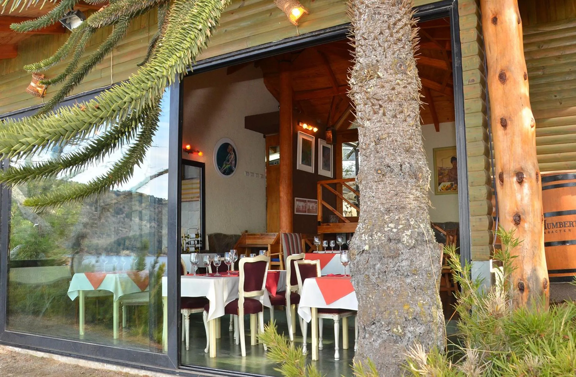 Restaurant/places to eat in Apart Hotel La Busqueda