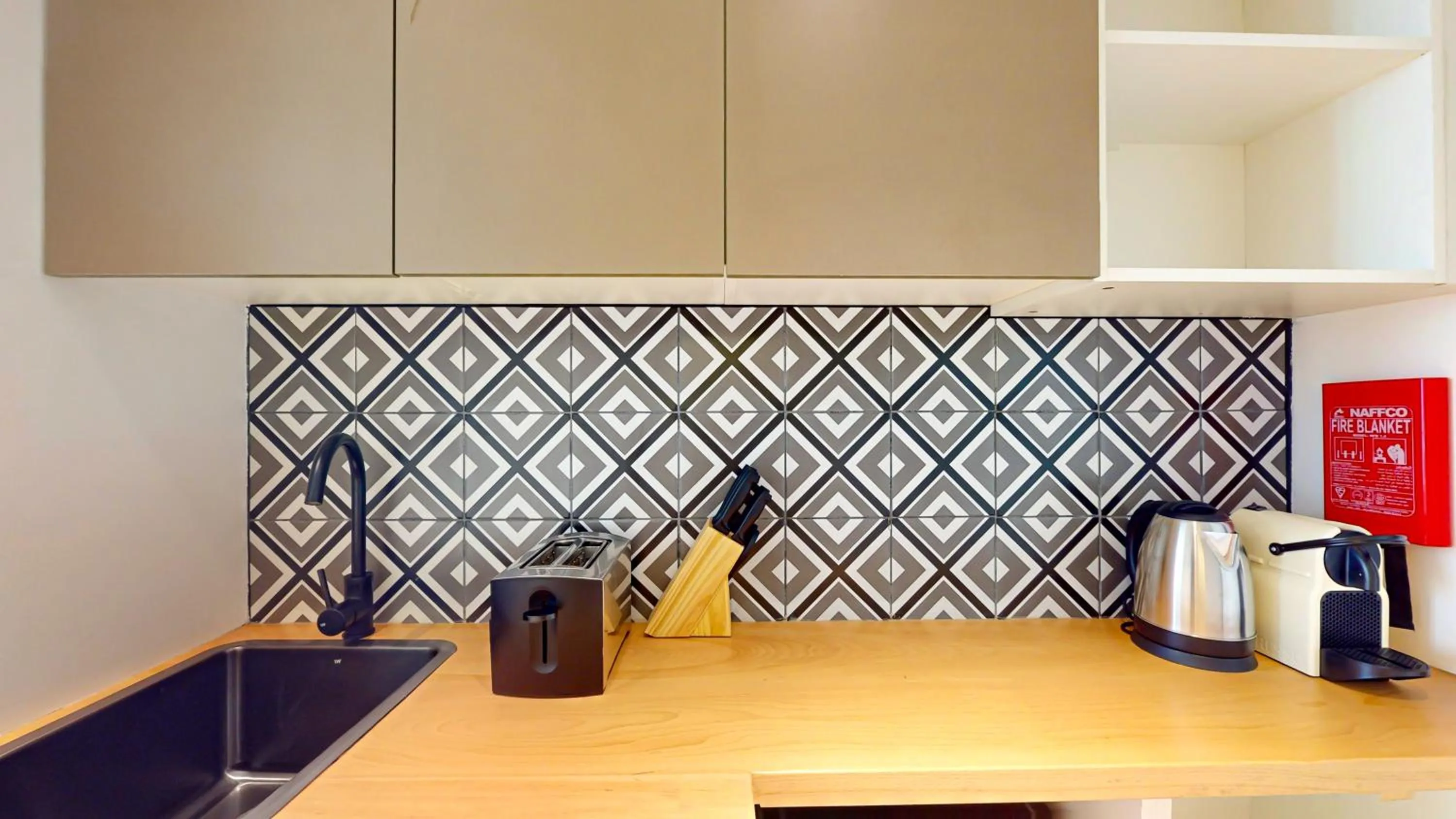 Kitchen or kitchenette in The Community Jumeirah Village