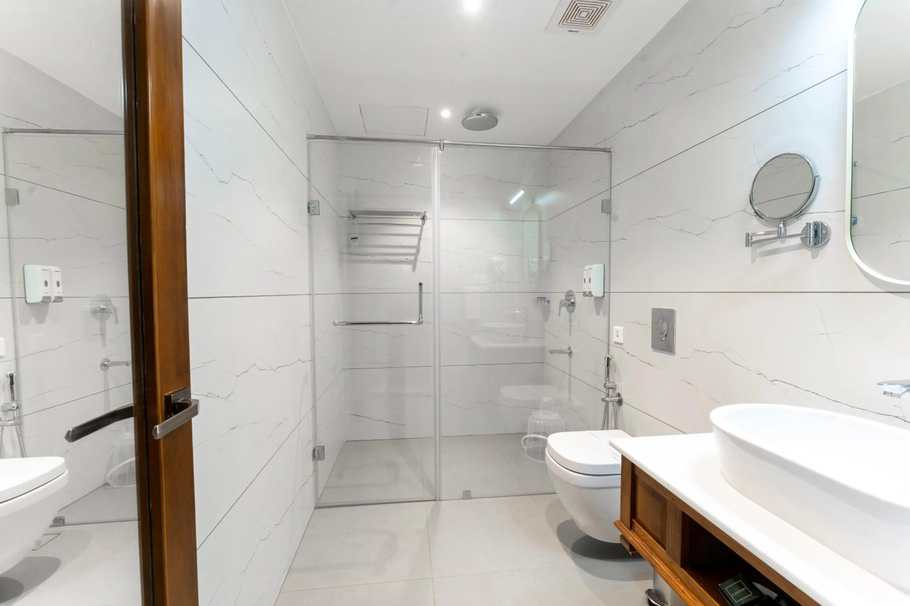 Toilet in Le Montfort Resort