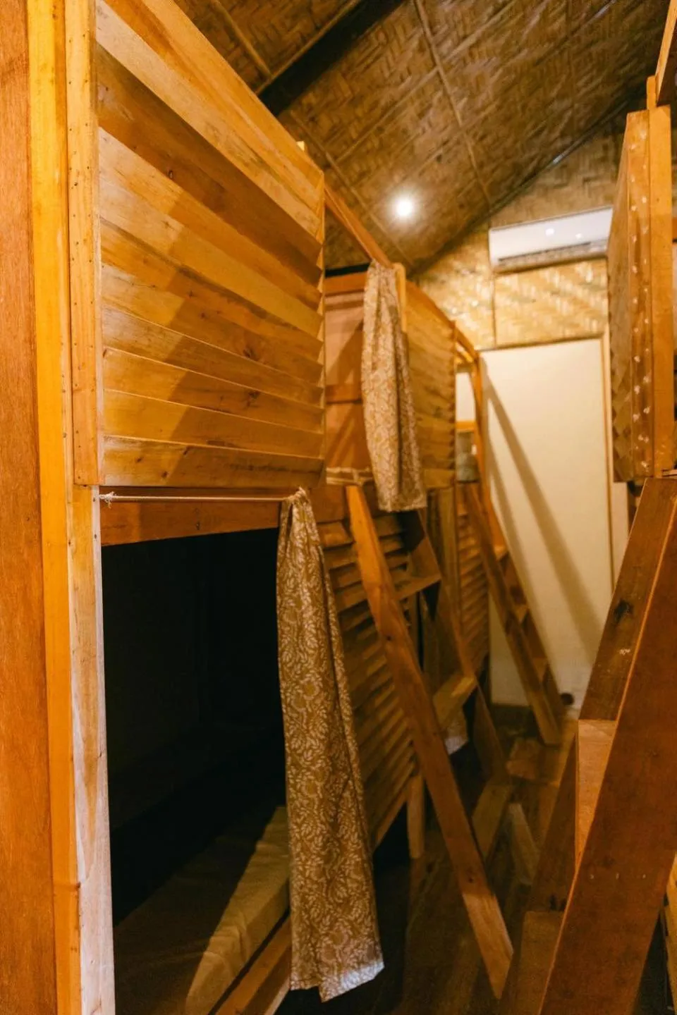 bunk bed in katana siargao