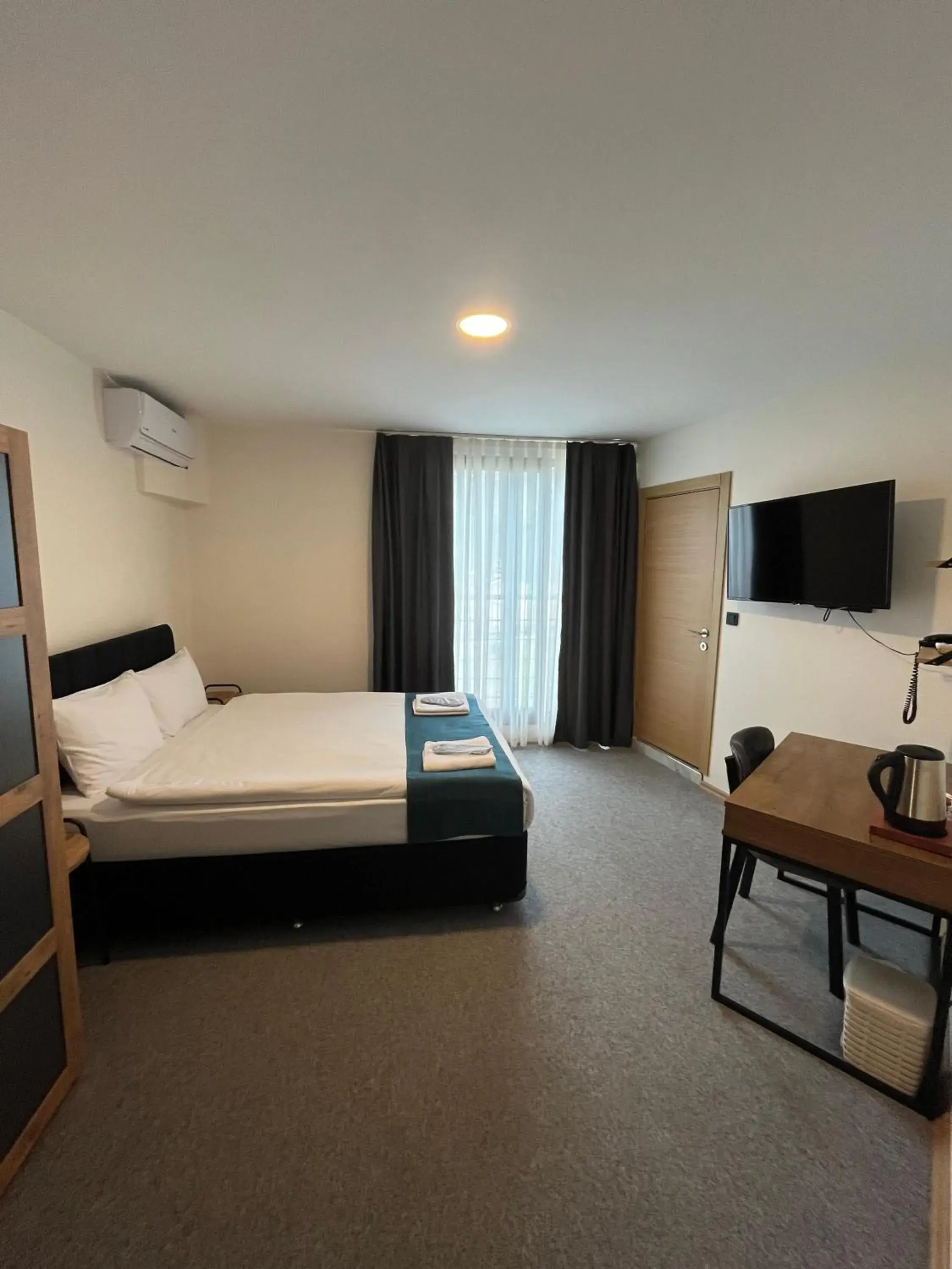Deluxe Double Room in New Garden Airport Hotel Deluxe Double Room in New Garden Airport Hotel